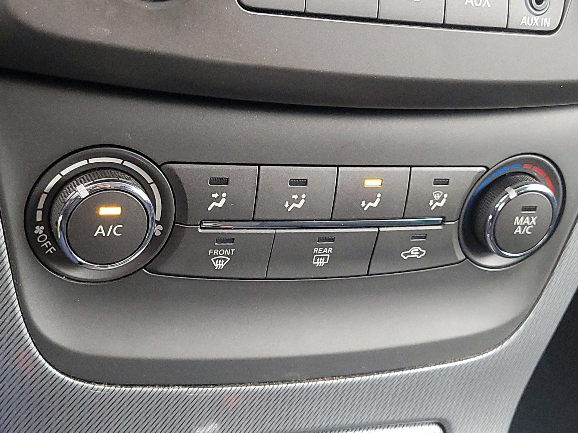 Thumbnail: 2014 Nissan Sentra - 15