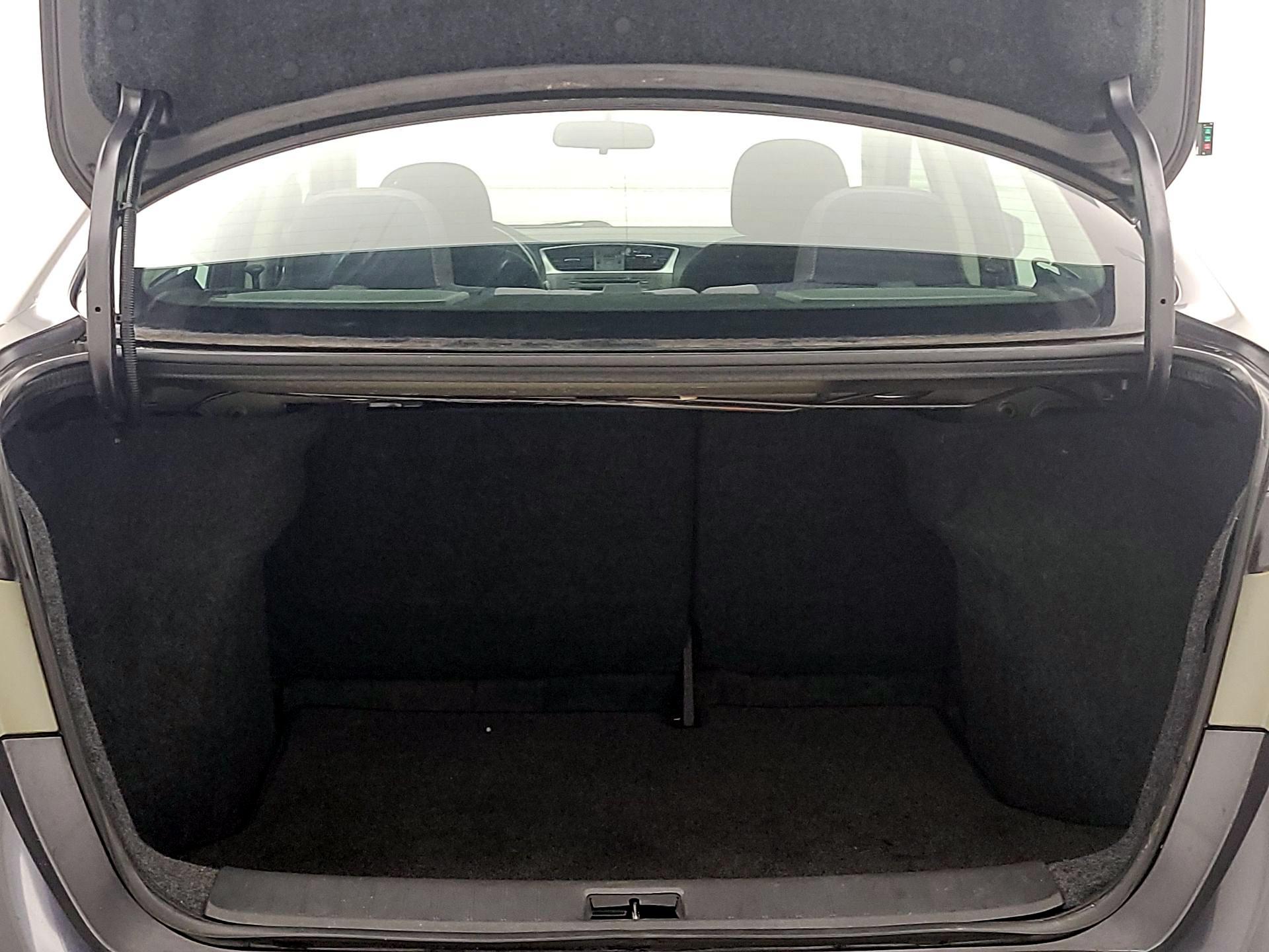 Thumbnail: 2014 Nissan Sentra - 18