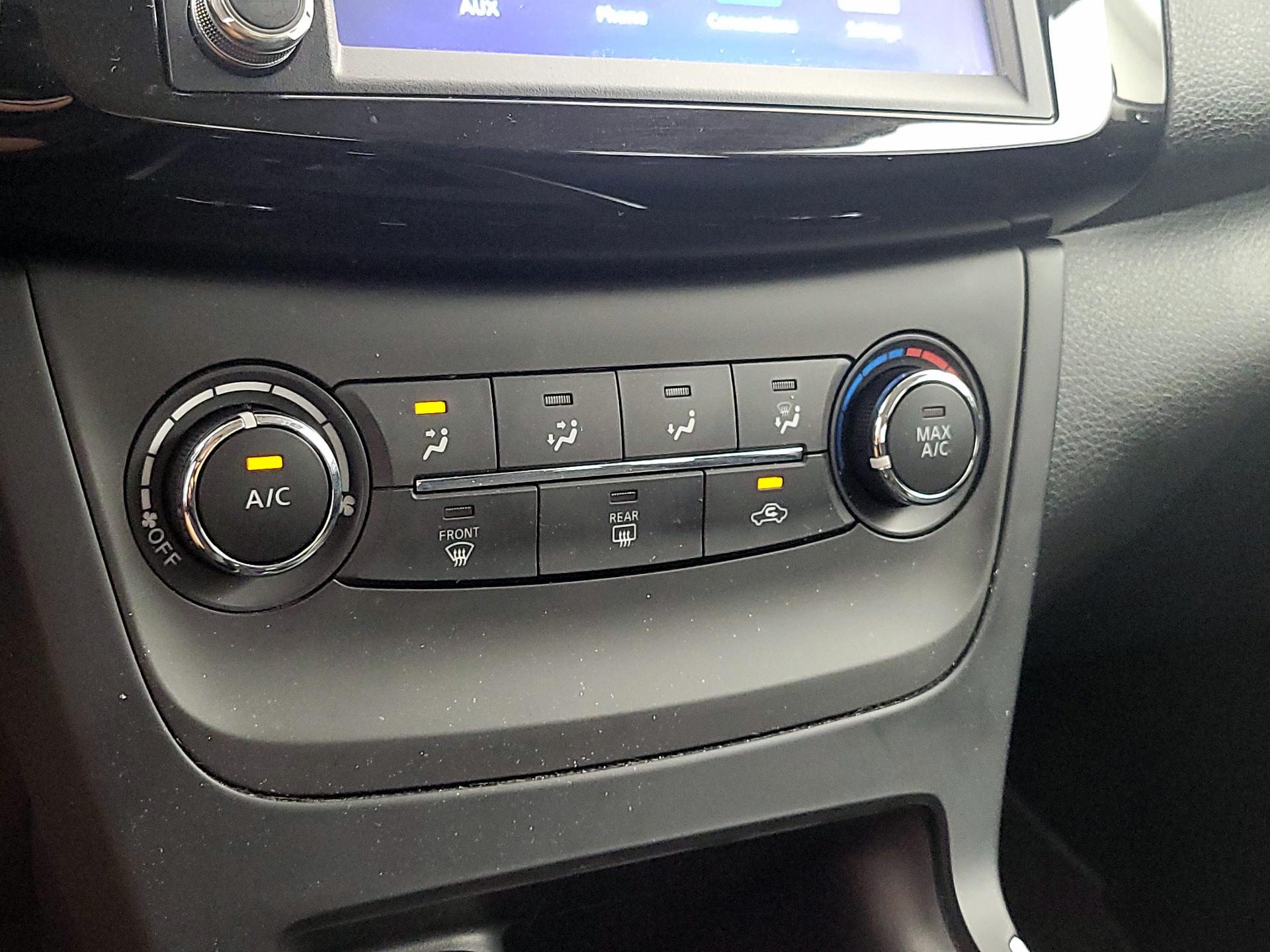 Thumbnail: 2019 Nissan Sentra - 16