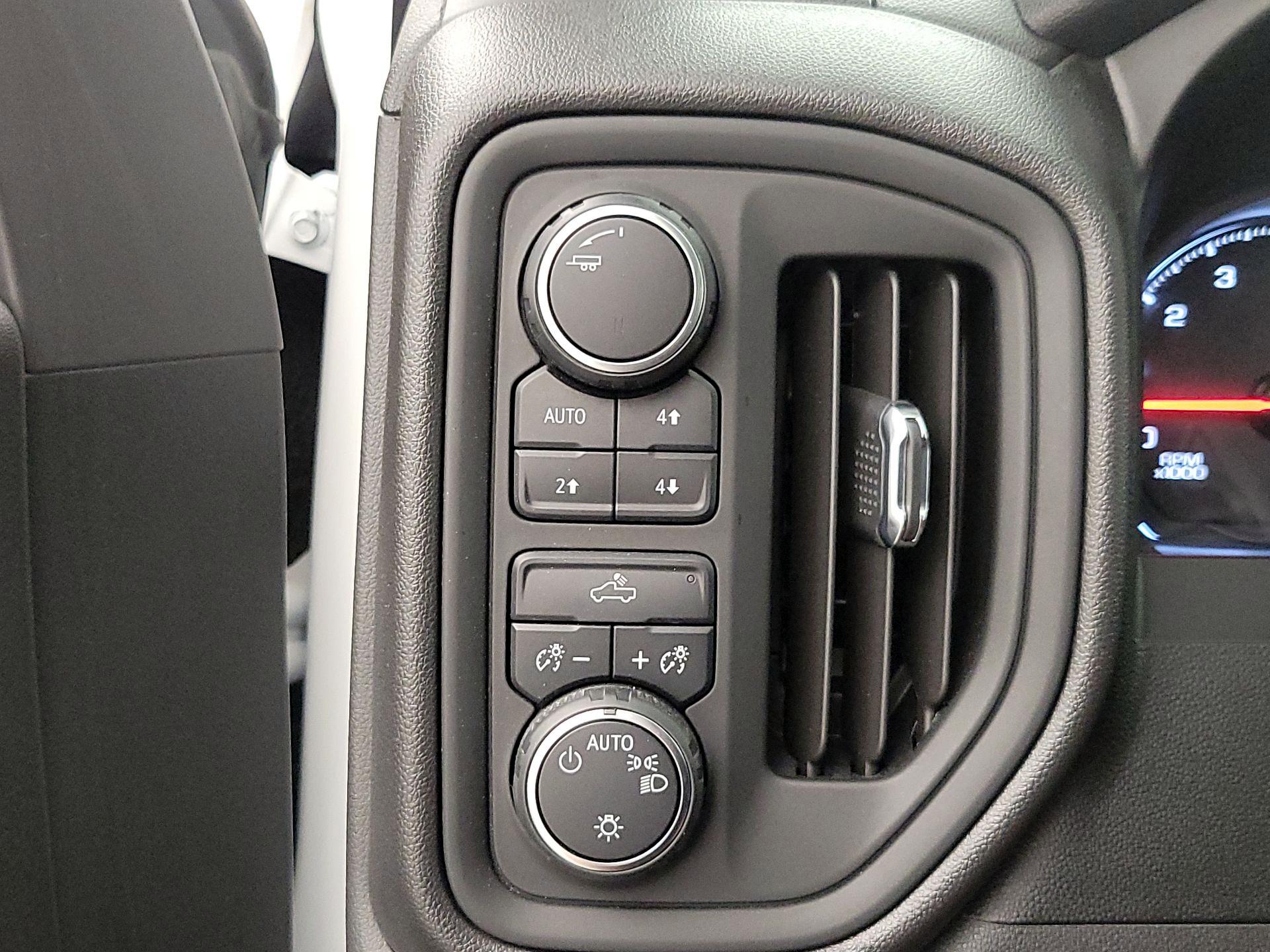 Thumbnail: 2021 Chevrolet Silverado 1500 - 13