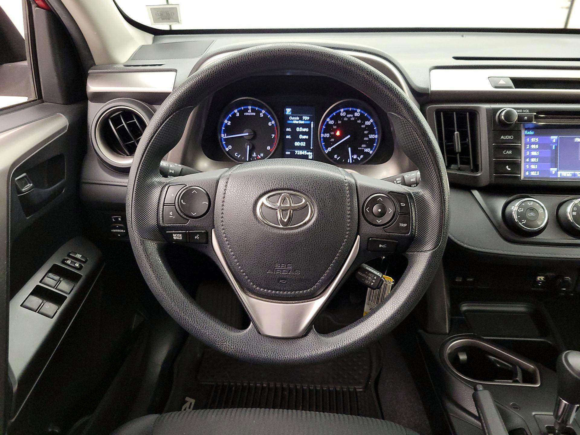 Thumbnail: 2017 Toyota RAV4 - 10