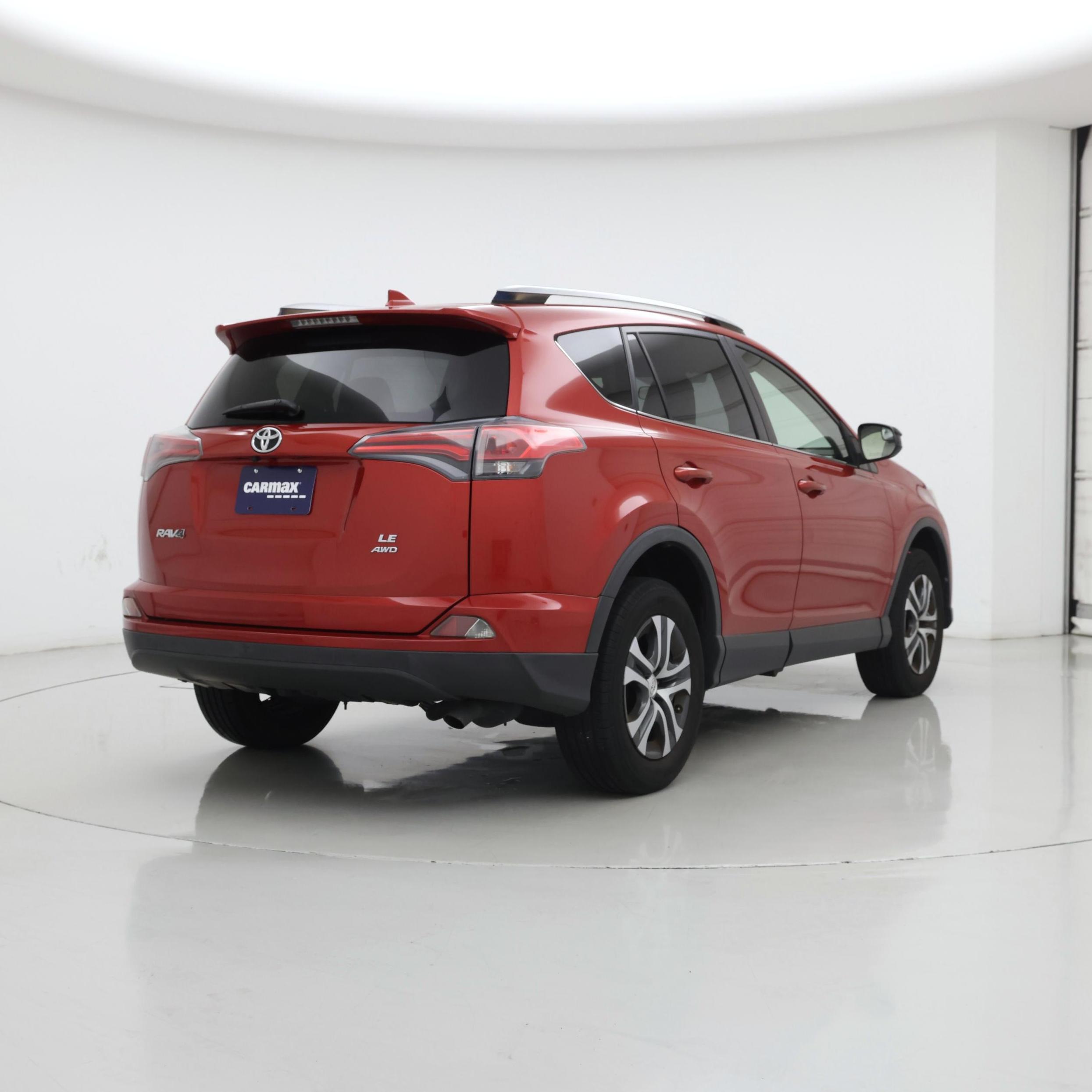Thumbnail: 2017 Toyota RAV4 - 8