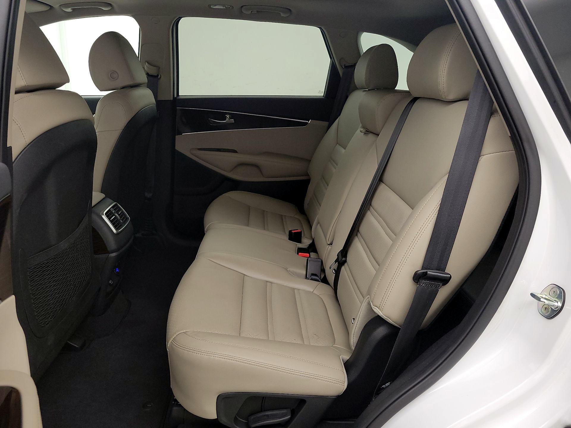 Thumbnail: 2020 Kia Sorento - 20