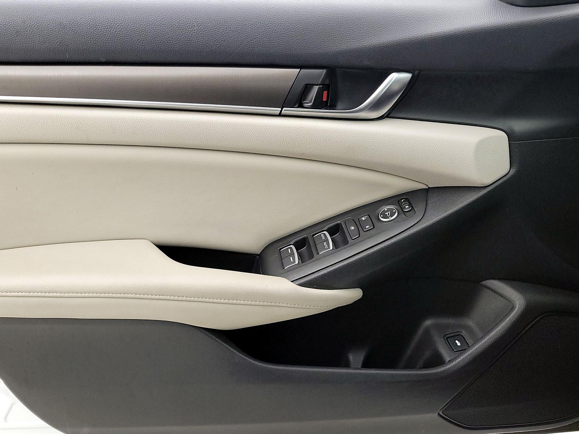 Thumbnail: 2018 Honda Accord - 12