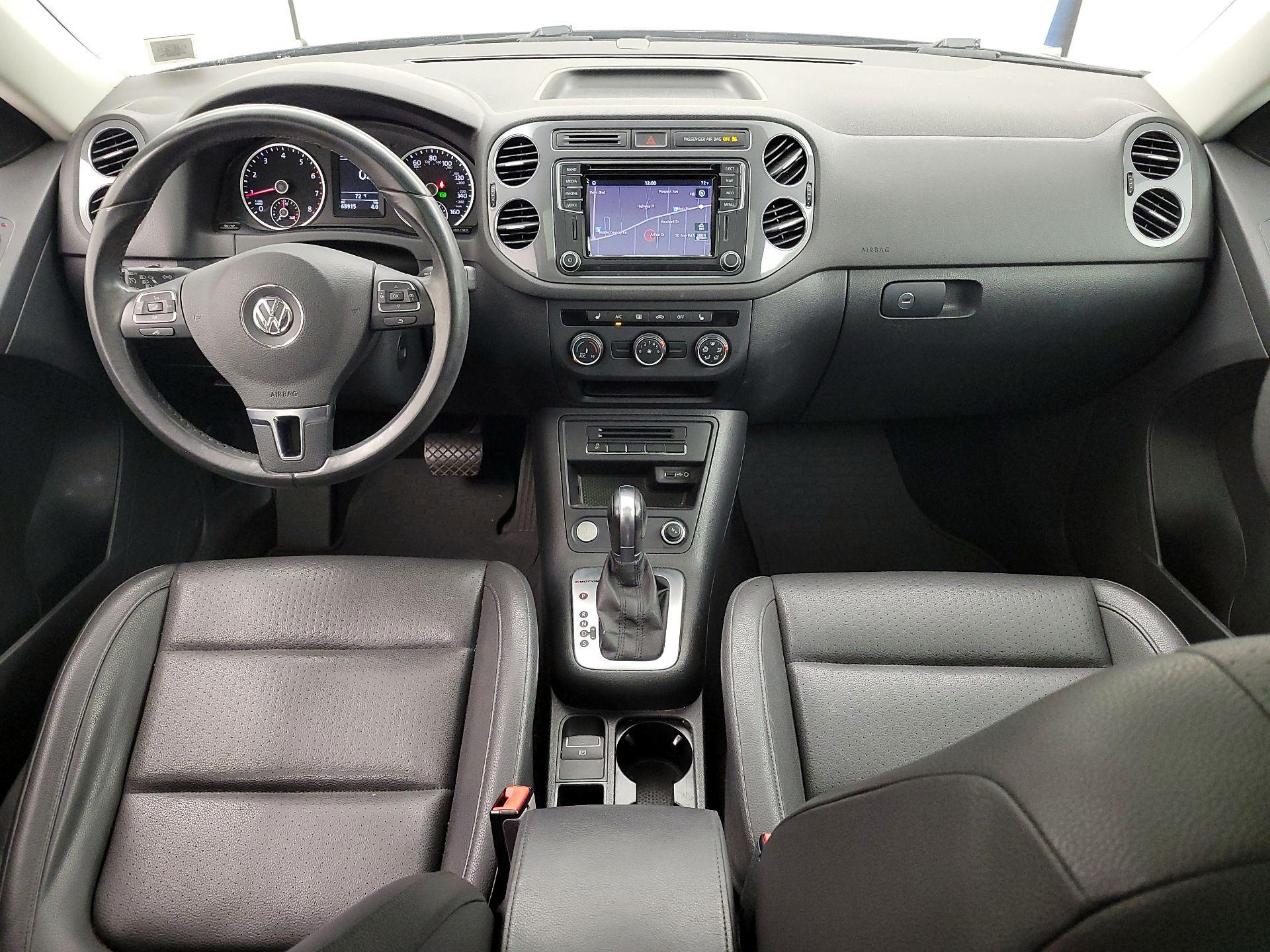 Thumbnail: 2016 Volkswagen Tiguan - 9