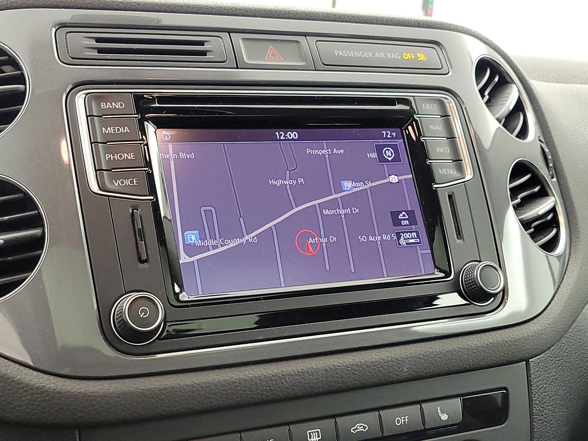 Thumbnail: 2016 Volkswagen Tiguan - 14