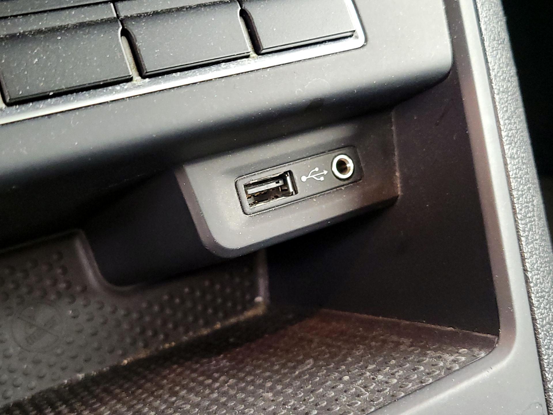 Thumbnail: 2016 Volkswagen Tiguan - 19