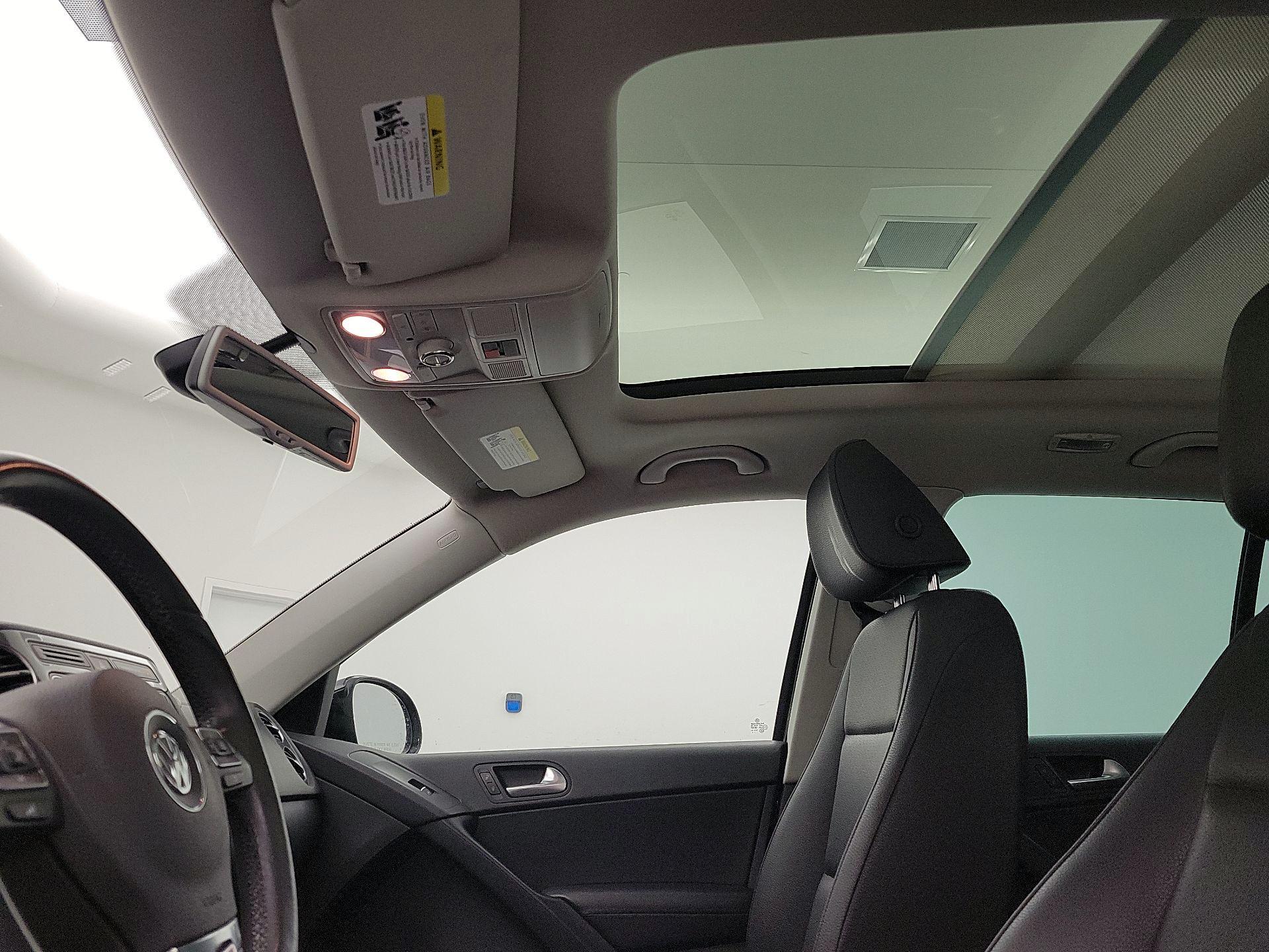 Thumbnail: 2016 Volkswagen Tiguan - 20