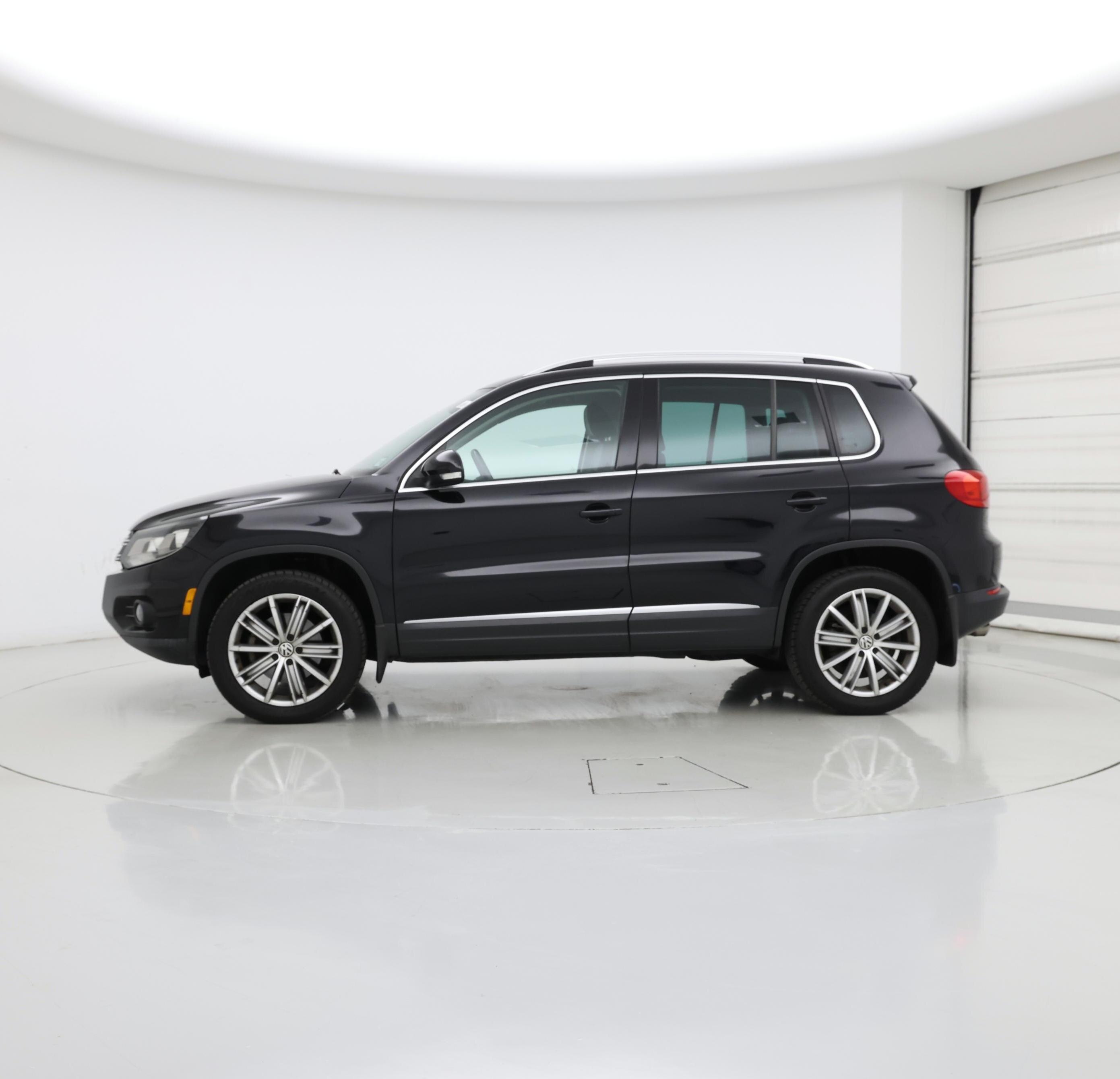 Thumbnail: 2016 Volkswagen Tiguan - 3