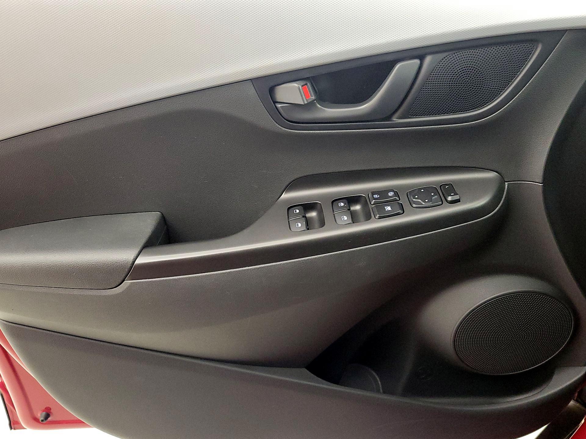 Thumbnail: 2021 Hyundai Kona - 12