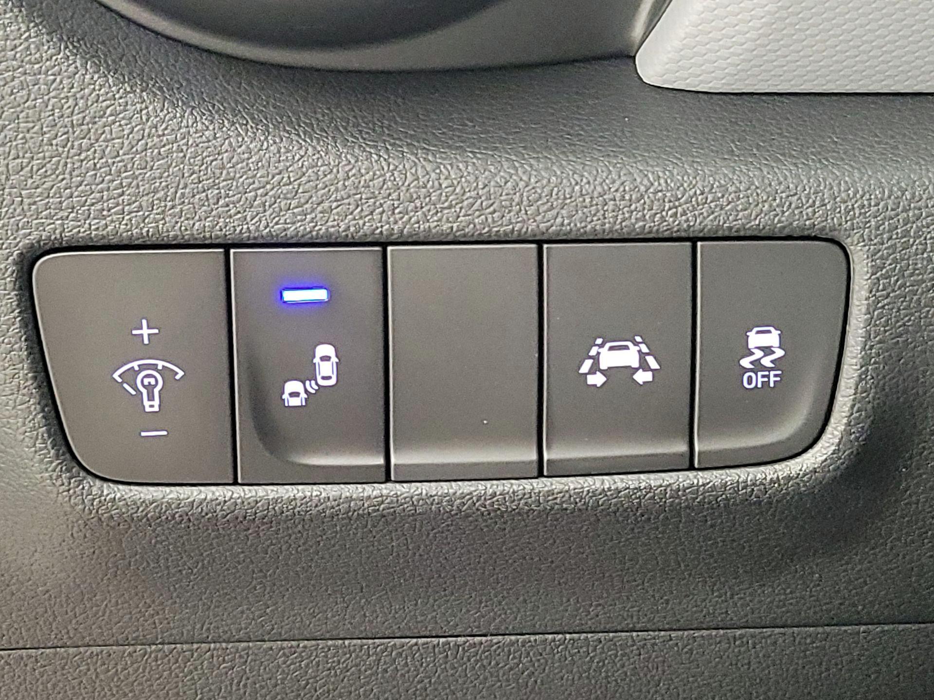 Thumbnail: 2021 Hyundai Kona - 13