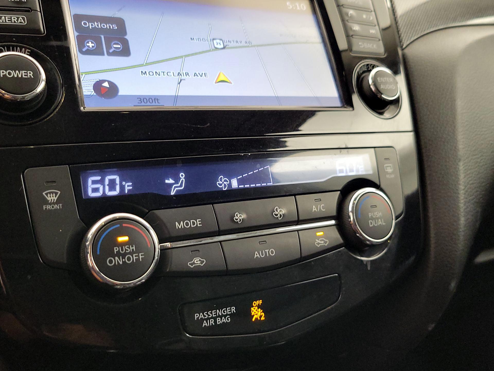 Thumbnail: 2015 Nissan Rogue - 17
