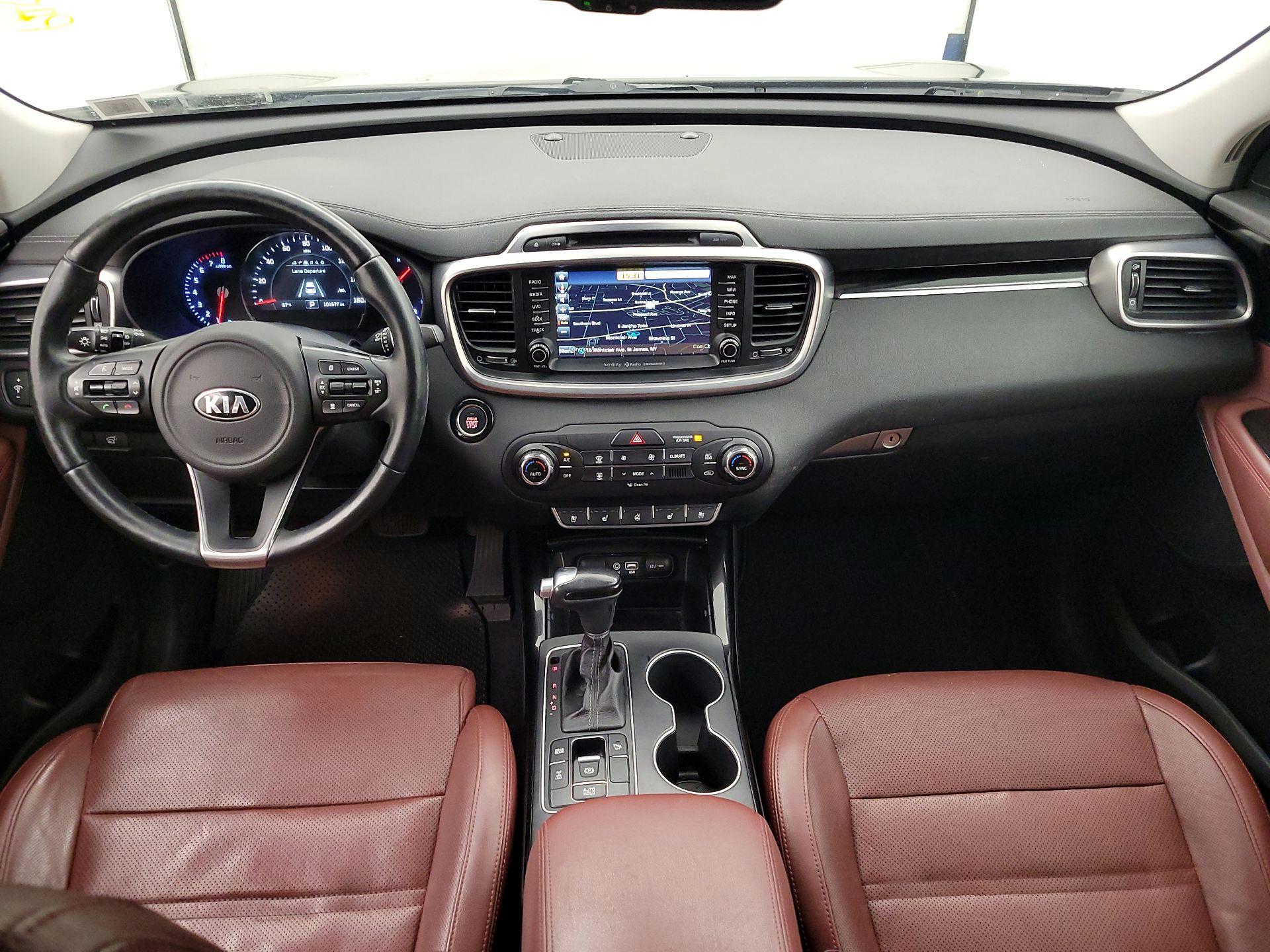 Thumbnail: 2017 Kia Sorento - 9