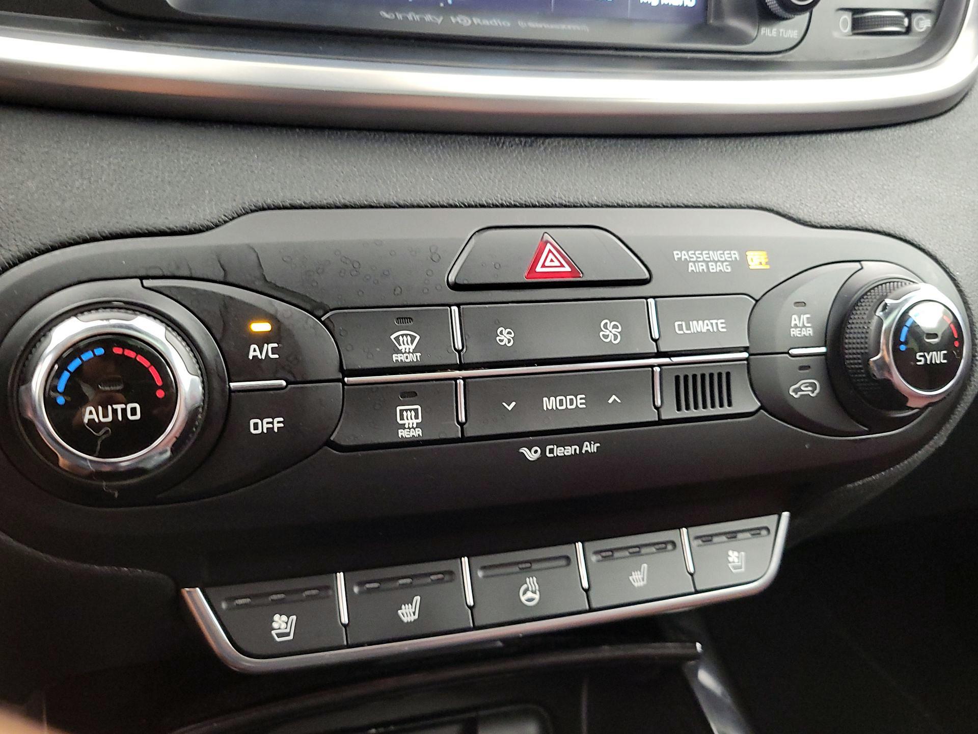 Thumbnail: 2017 Kia Sorento - 17