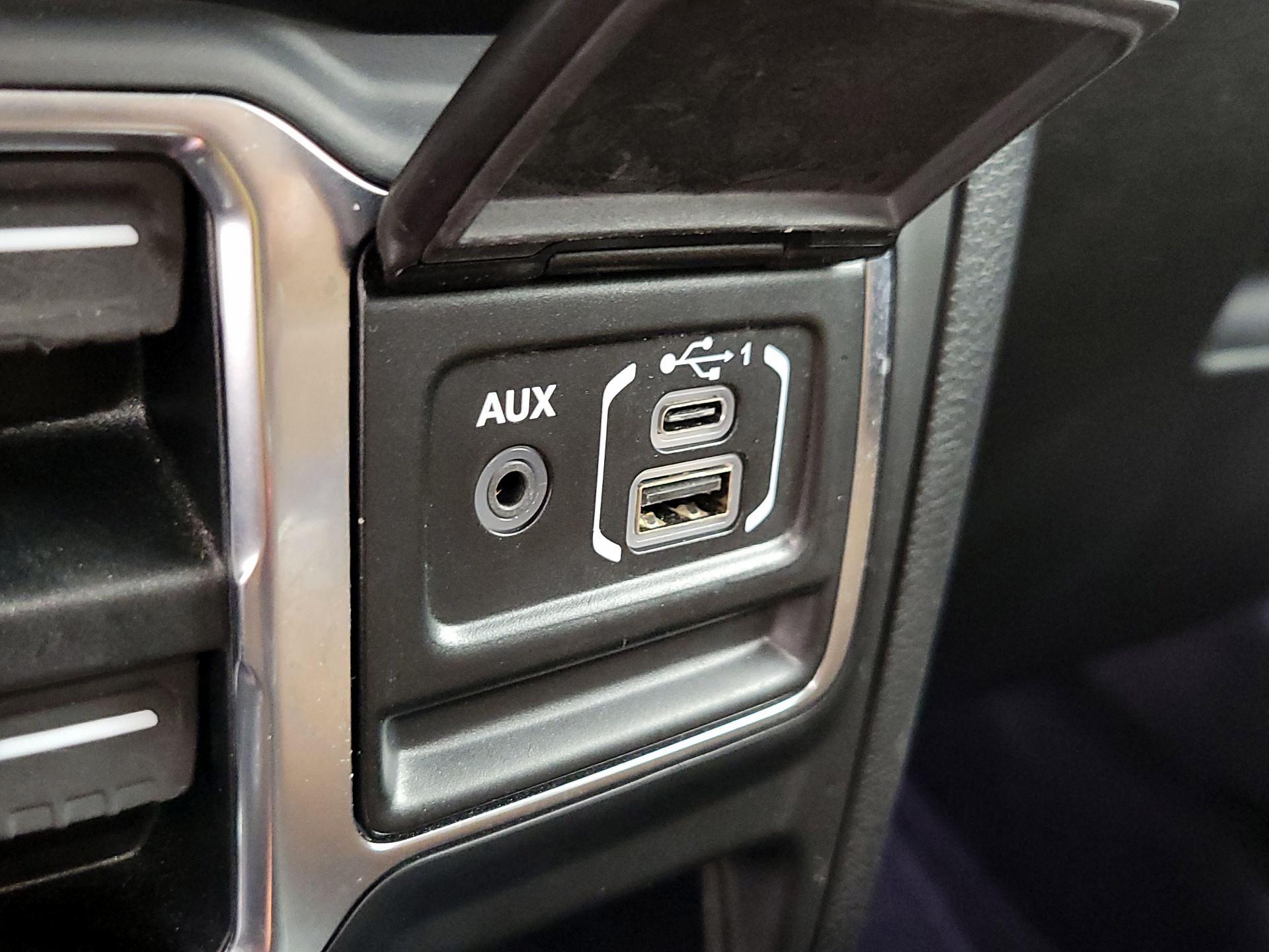 Thumbnail: 2020 Jeep Wrangler - 19