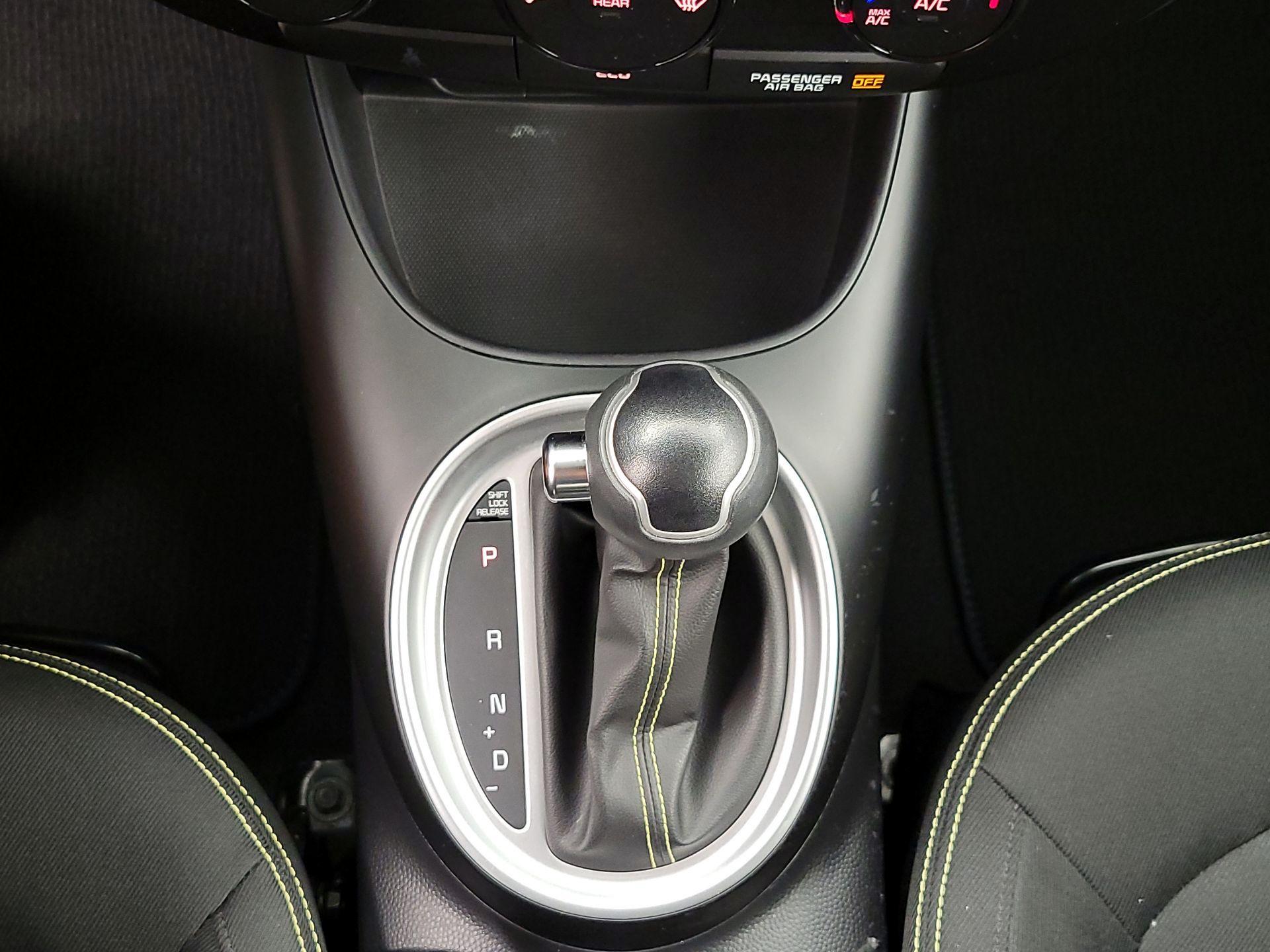 Thumbnail: 2015 Kia Soul - 17