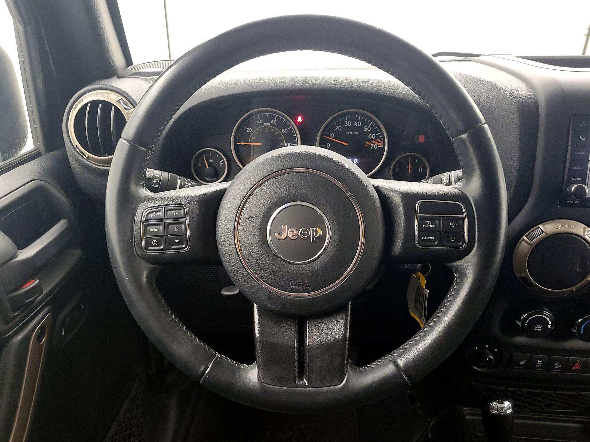 Thumbnail: 2016 Jeep Wrangler - 10