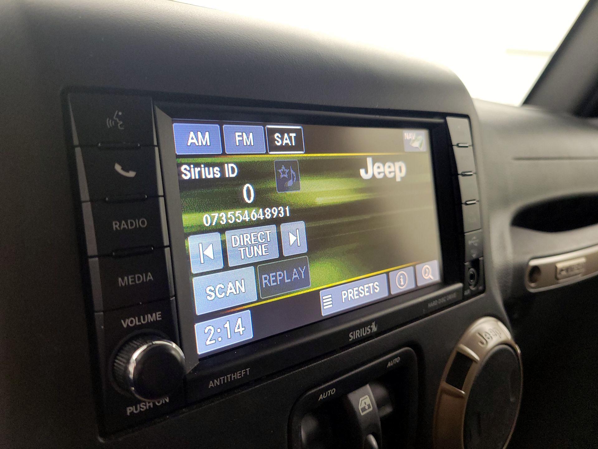 Thumbnail: 2016 Jeep Wrangler - 14