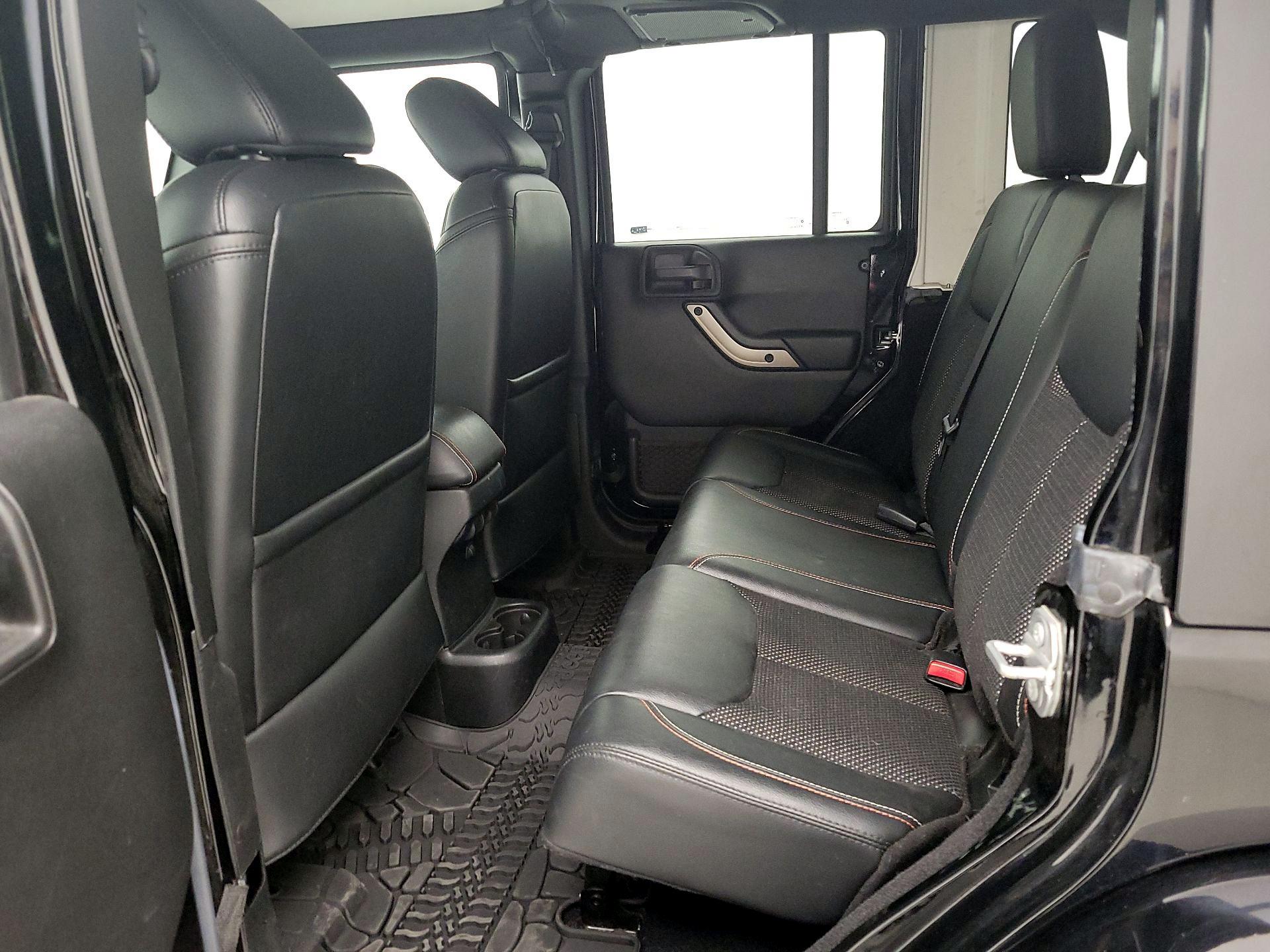 Thumbnail: 2016 Jeep Wrangler - 18