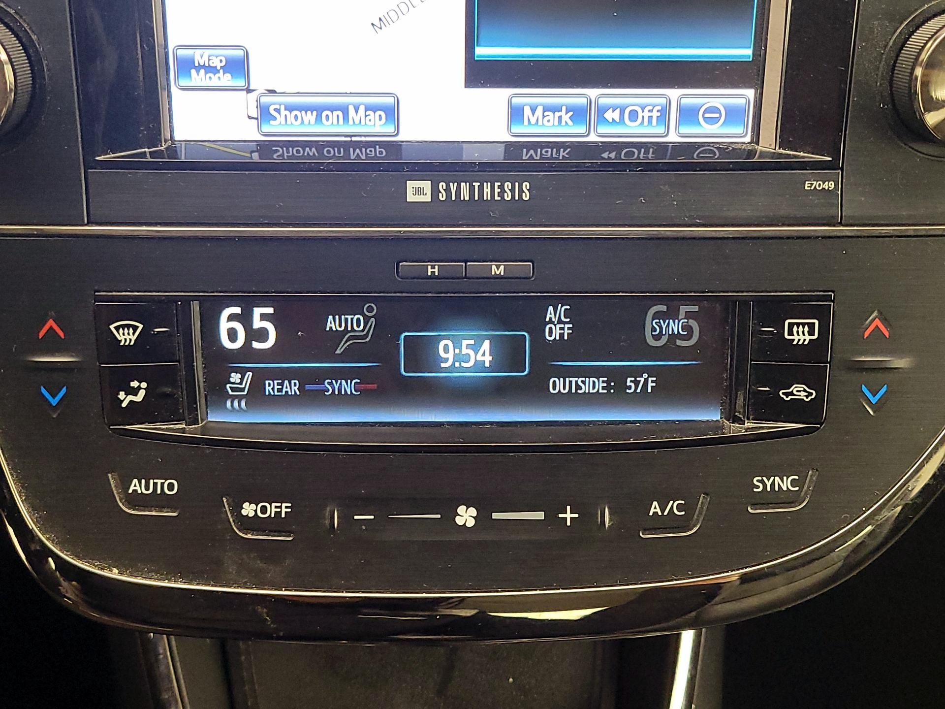 Thumbnail: 2014 Toyota Avalon - 17