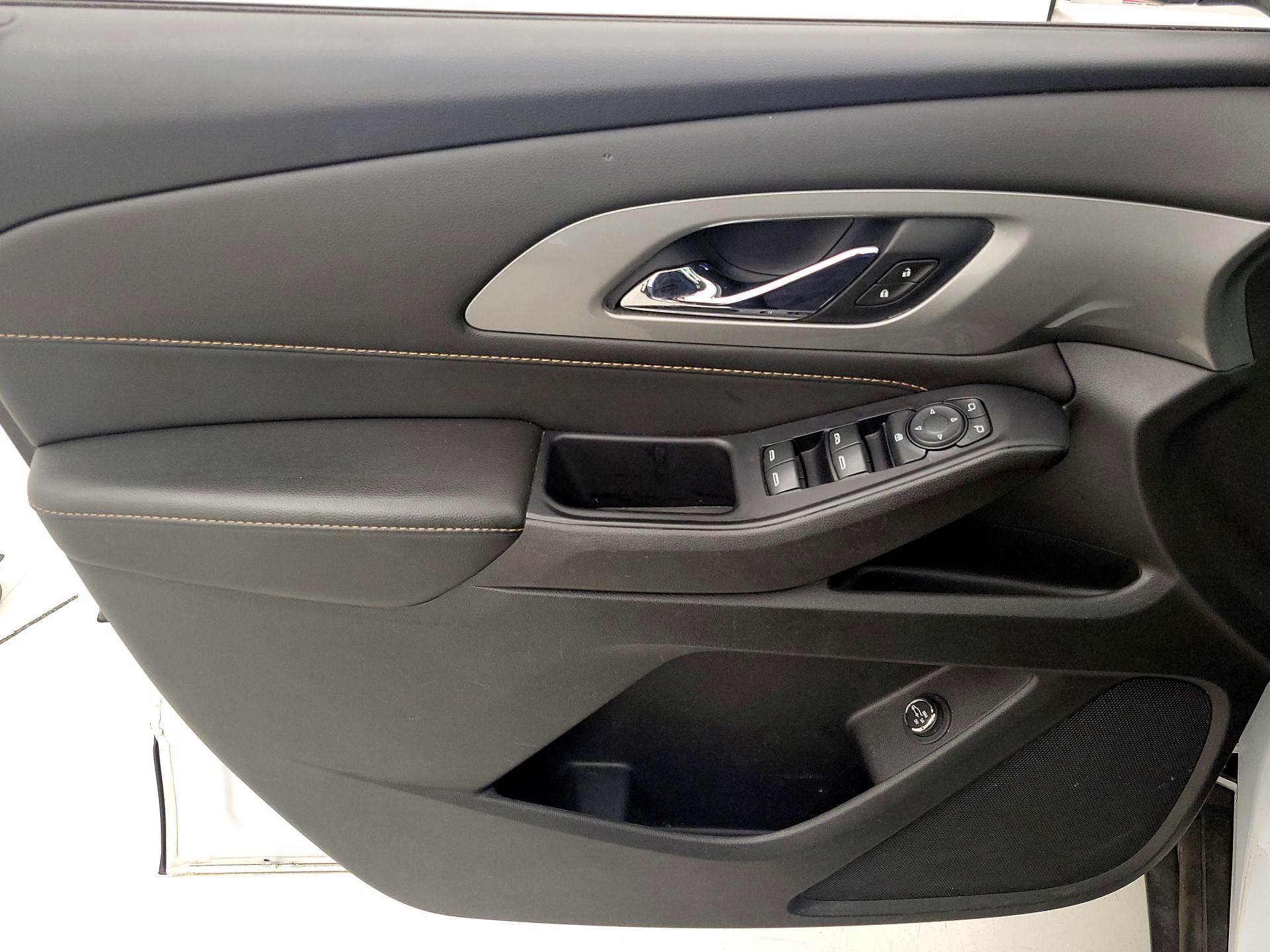 Thumbnail: 2020 Chevrolet Traverse - 12