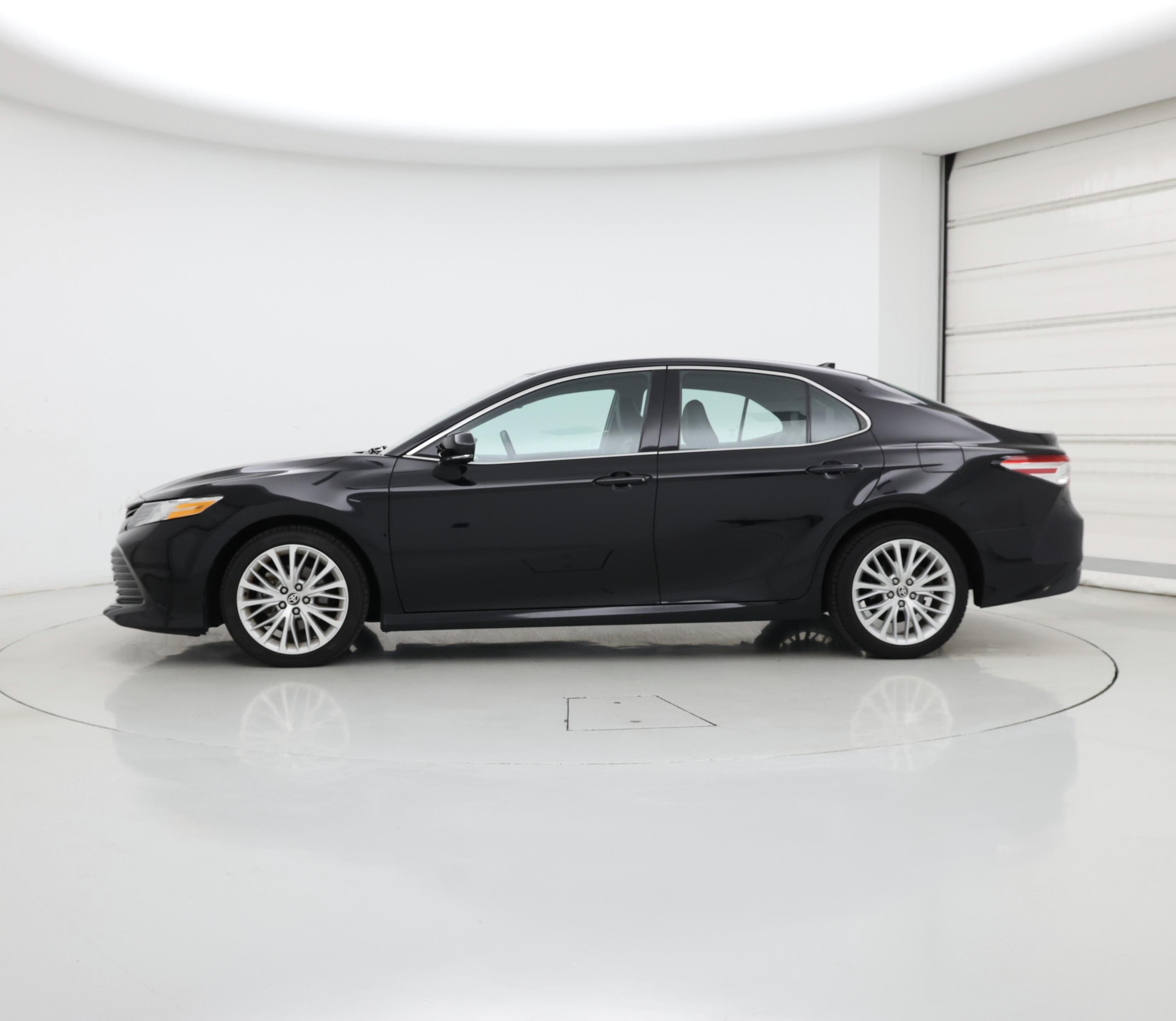 Thumbnail: 2020 Toyota Camry - 3
