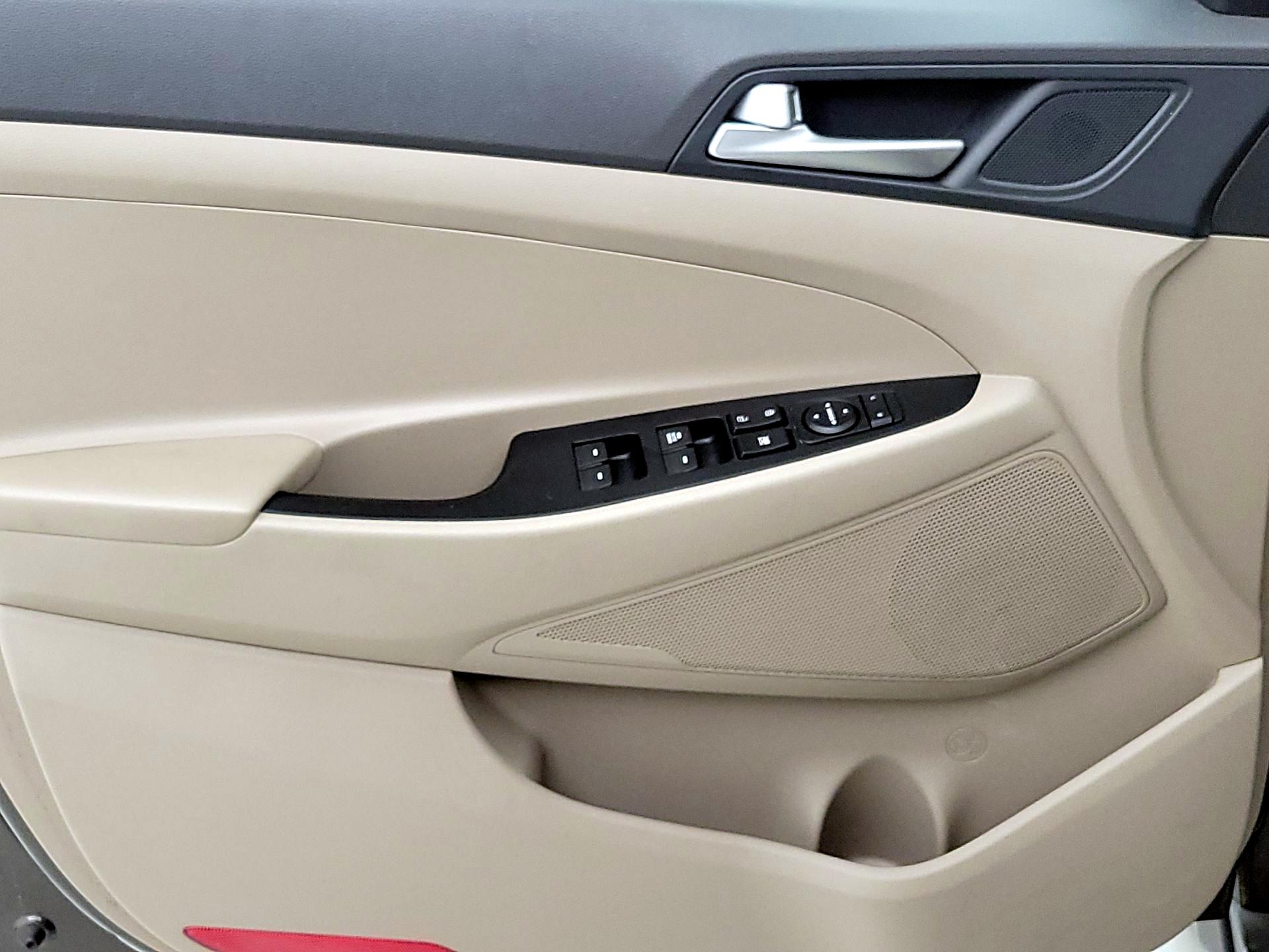Thumbnail: 2020 Hyundai Tucson - 12