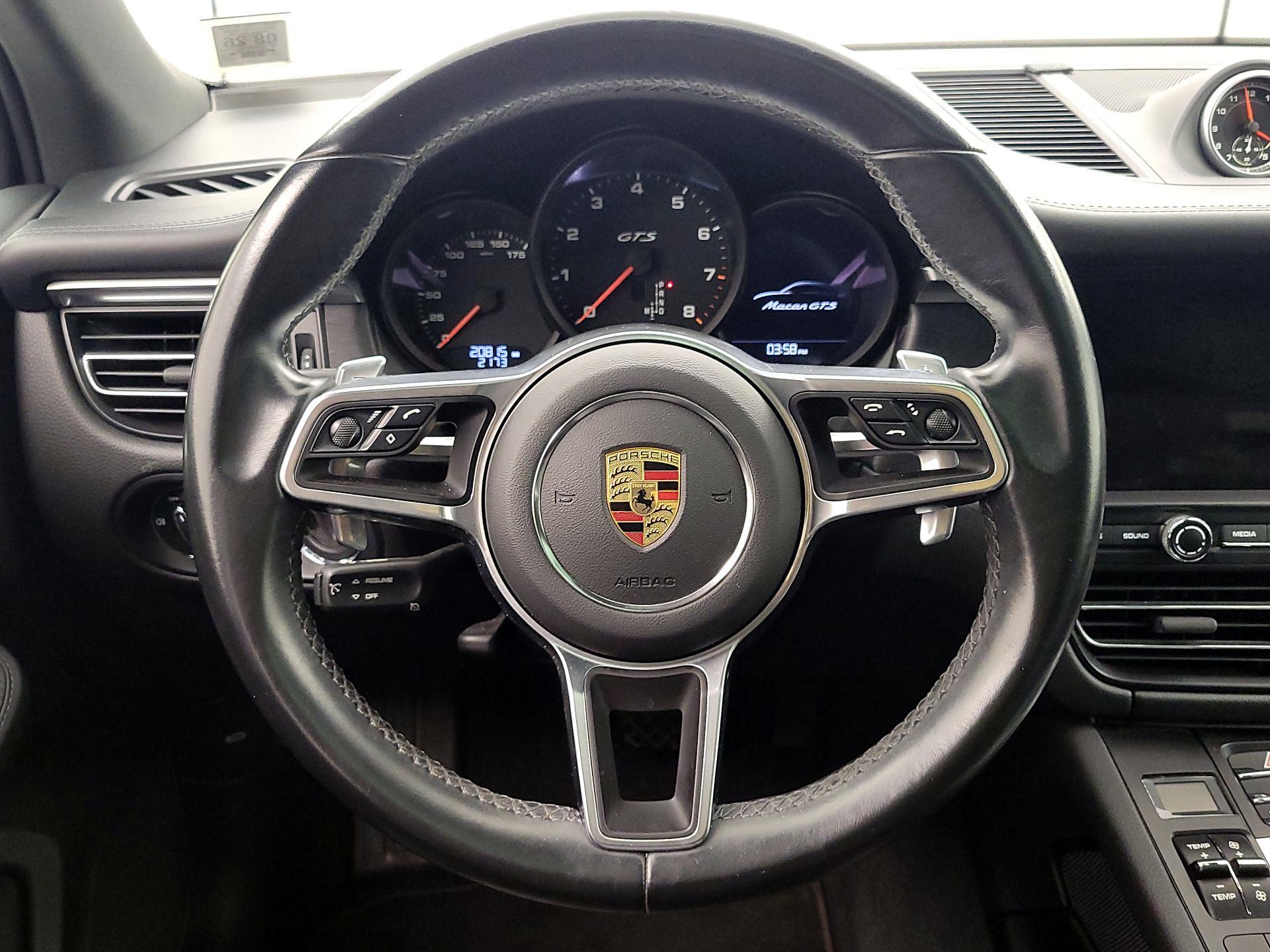 Thumbnail: 2021 Porsche Macan - 10