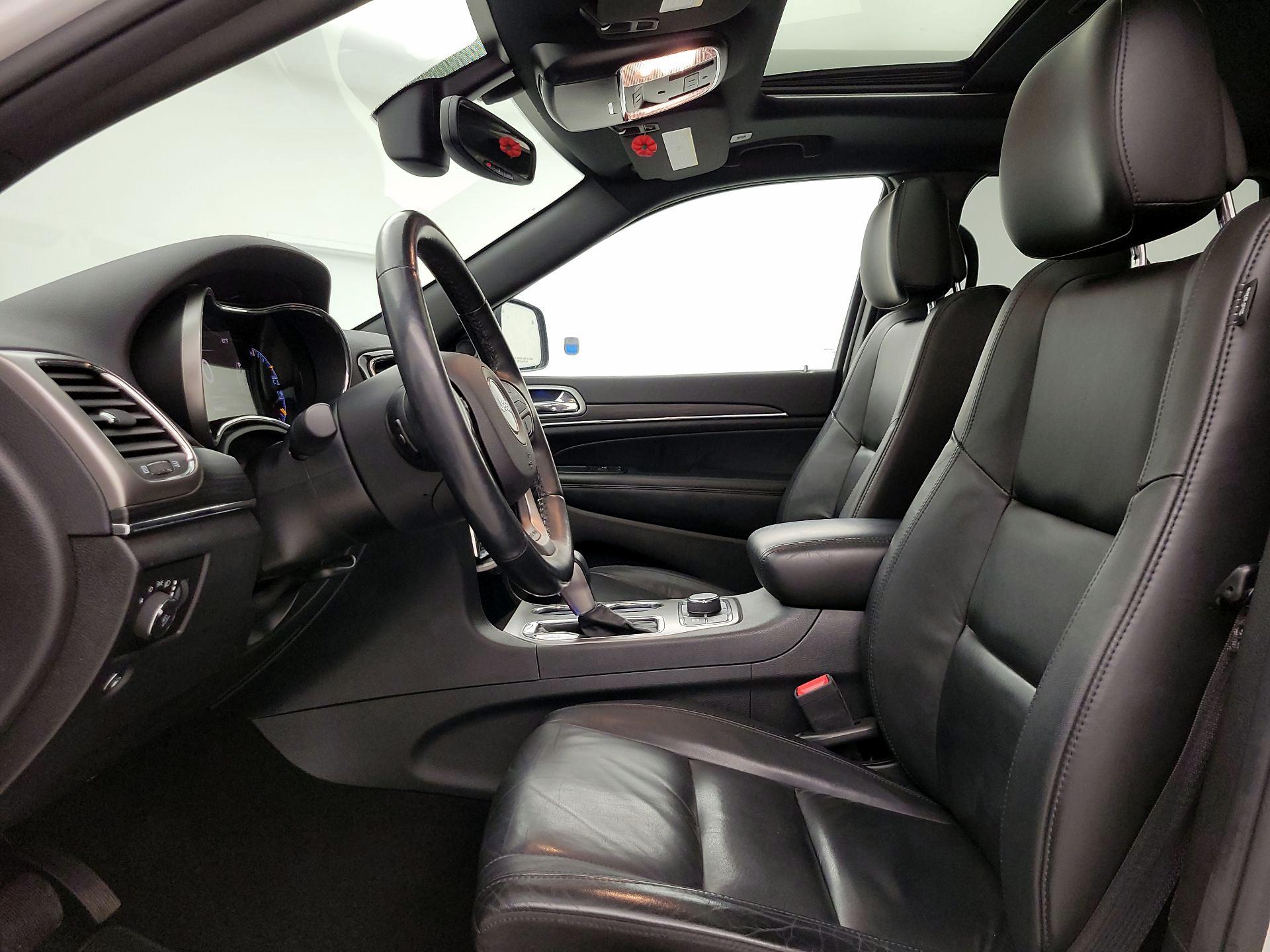 Thumbnail: 2020 Jeep Grand Cherokee - 11