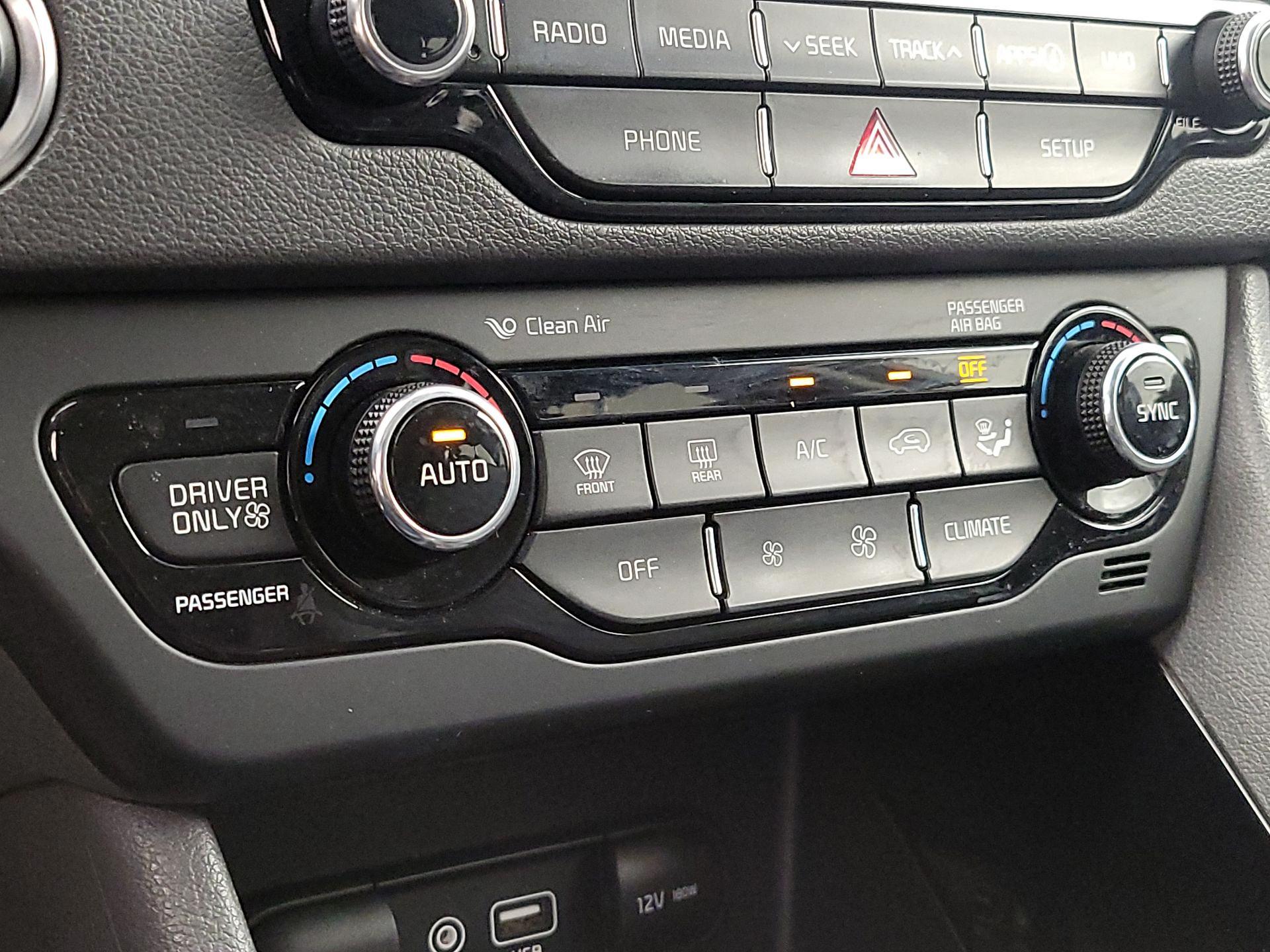 Thumbnail: 2018 Kia Niro - 16