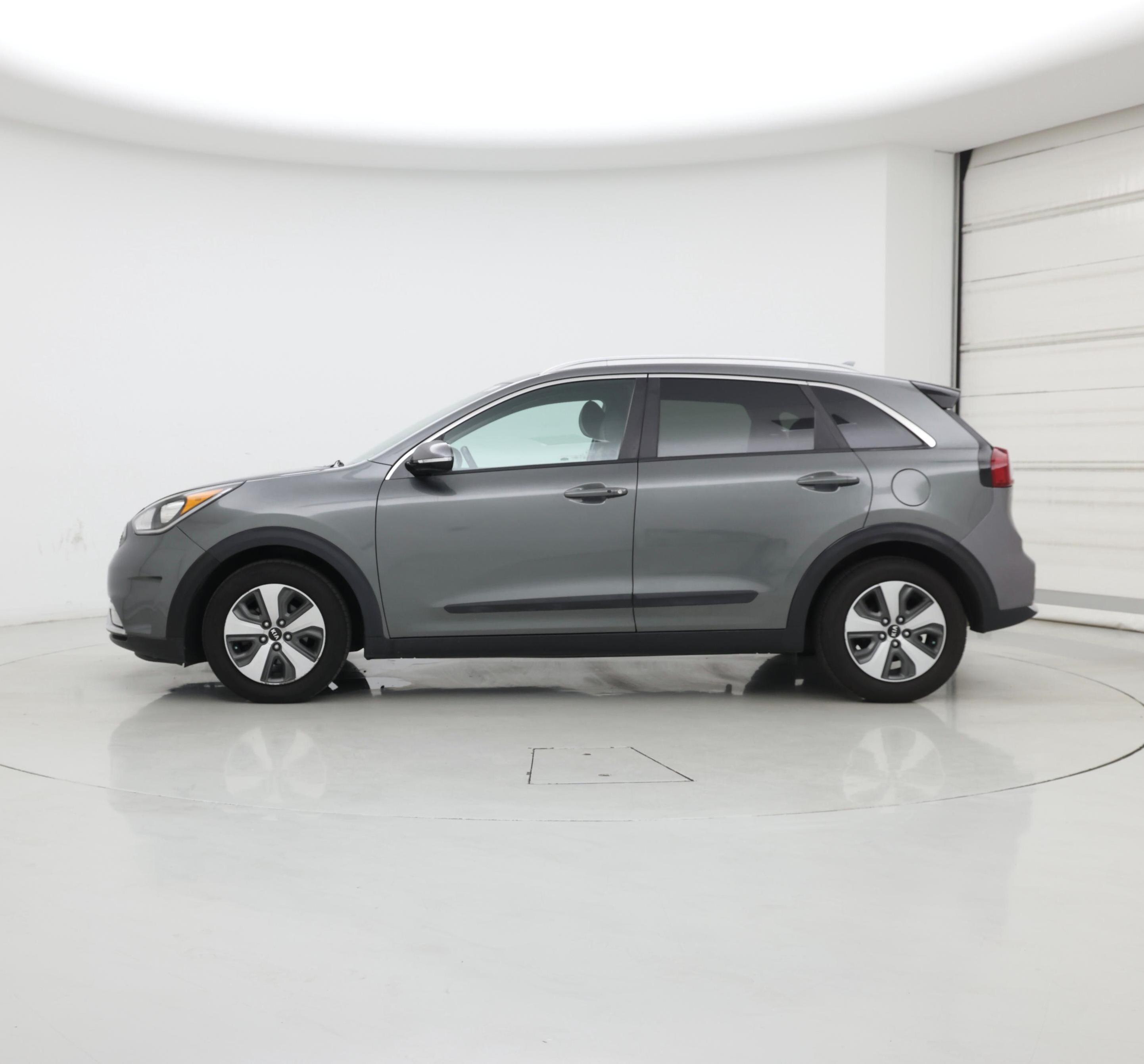 Thumbnail: 2018 Kia Niro - 3