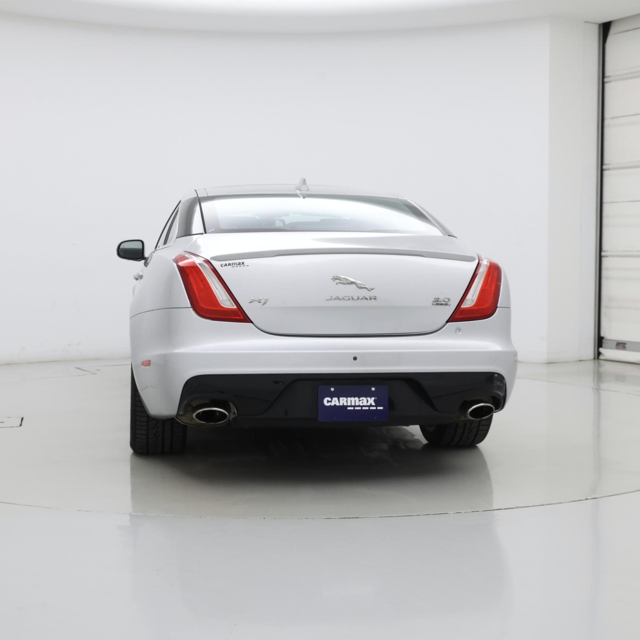 Thumbnail: 2016 Jaguar XJ - 6