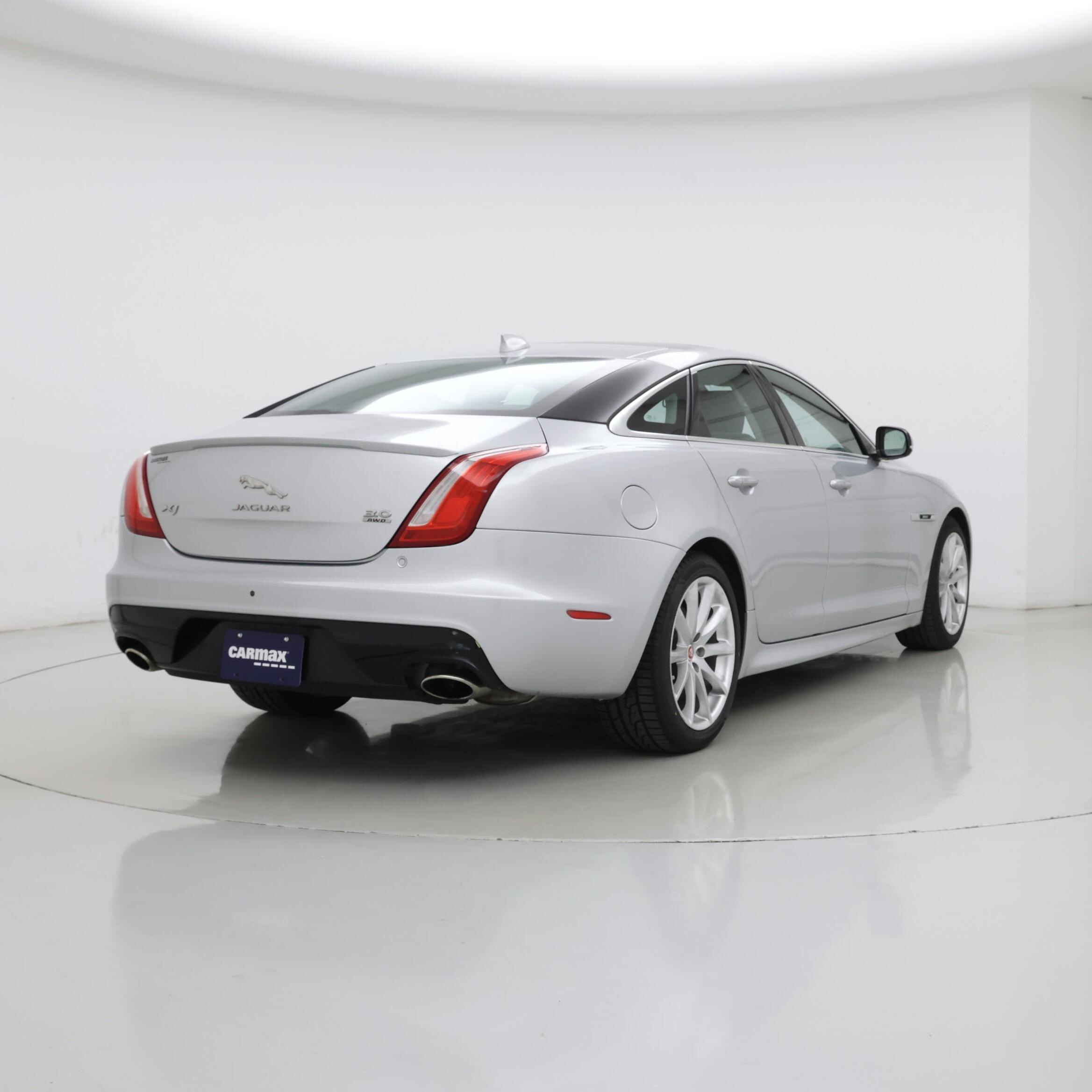 Thumbnail: 2016 Jaguar XJ - 8