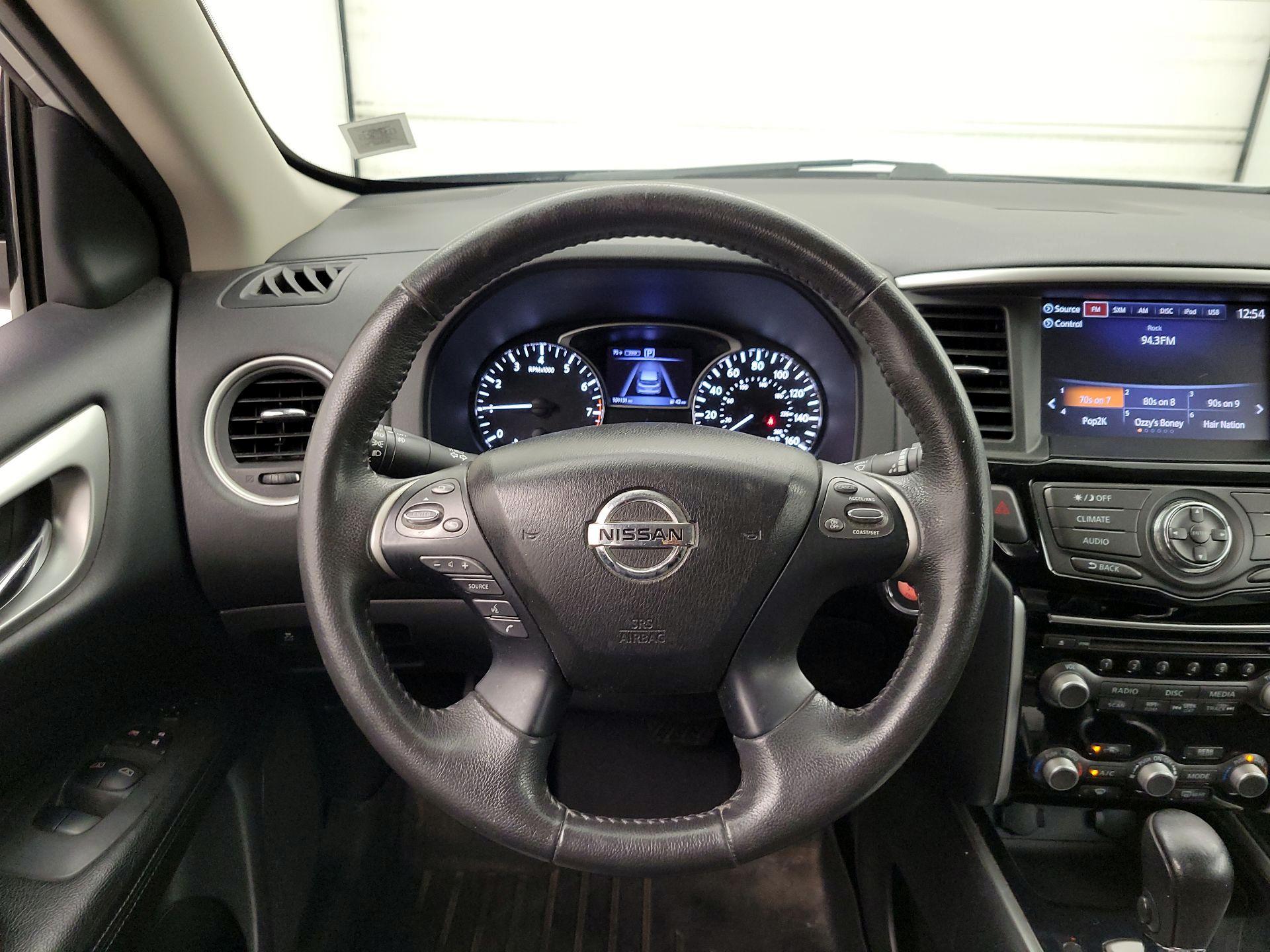 Thumbnail: 2017 Nissan Pathfinder - 10