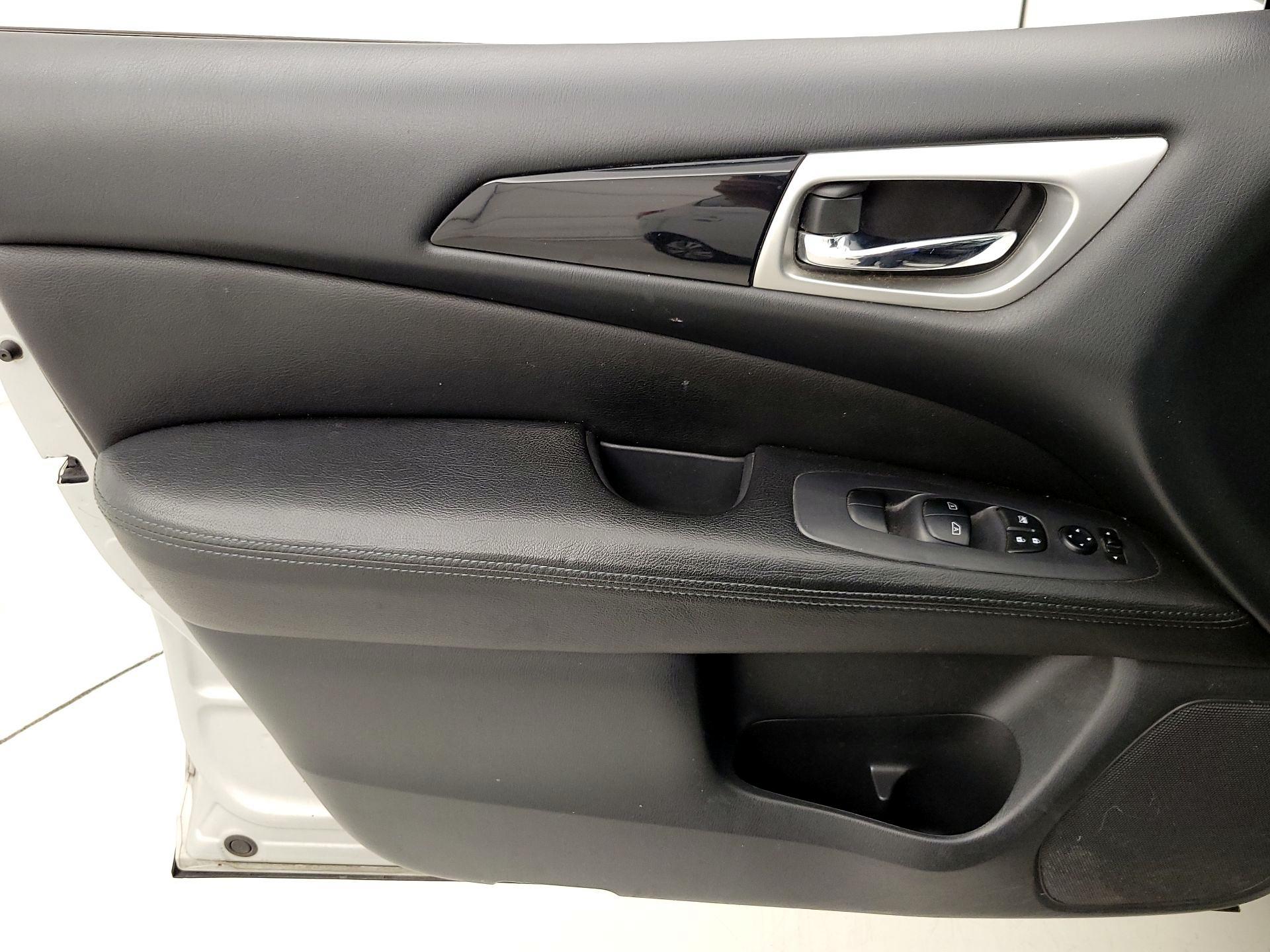 Thumbnail: 2017 Nissan Pathfinder - 12