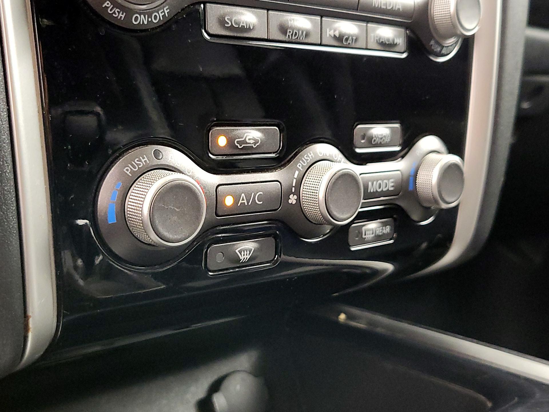 Thumbnail: 2017 Nissan Pathfinder - 16