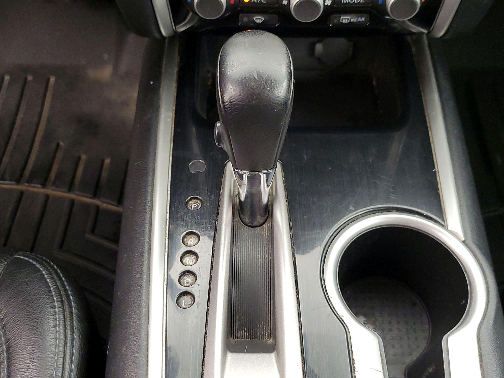 Thumbnail: 2017 Nissan Pathfinder - 17