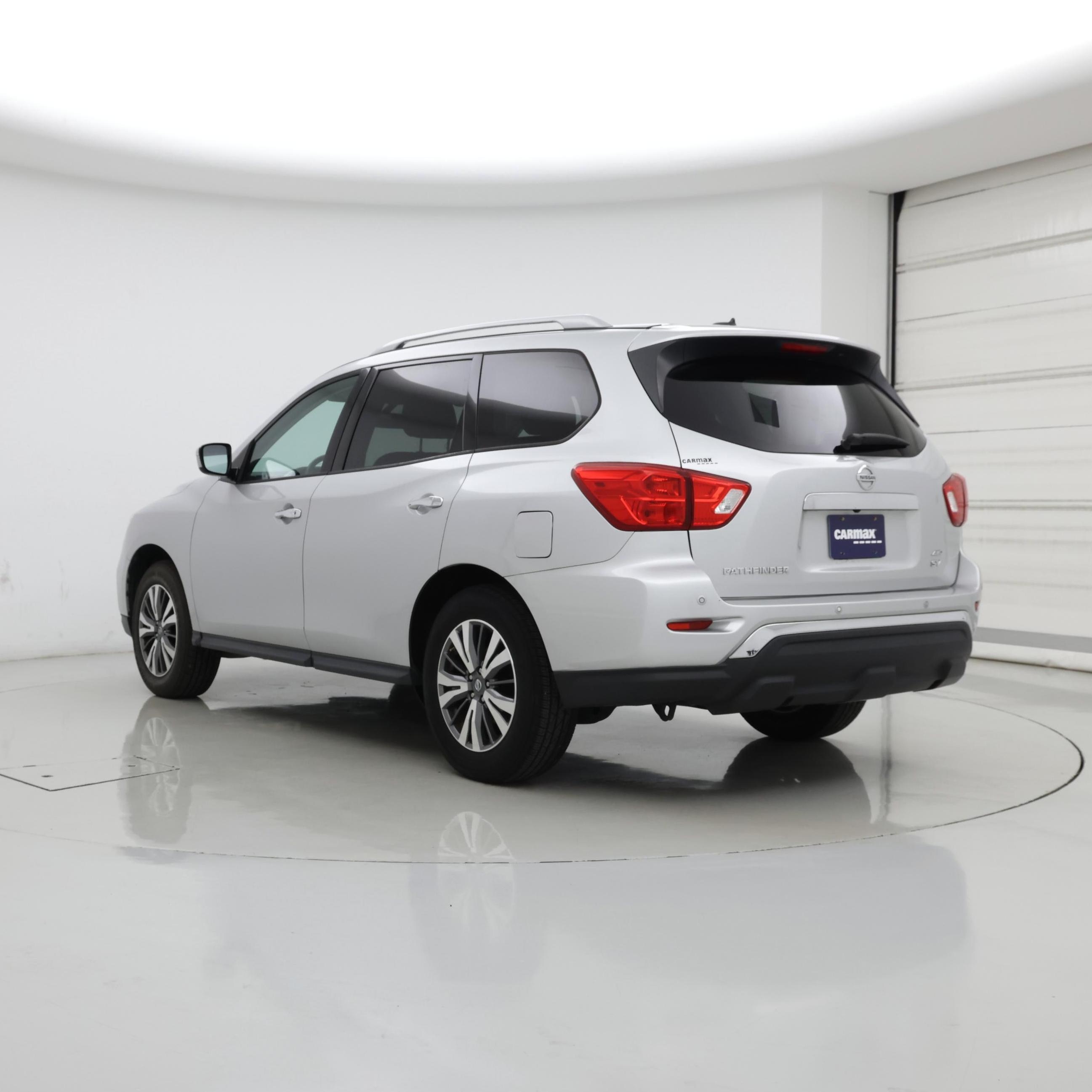 Thumbnail: 2017 Nissan Pathfinder - 2