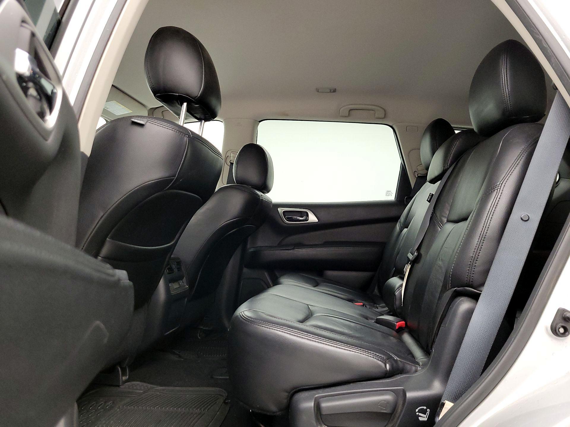 Thumbnail: 2017 Nissan Pathfinder - 19