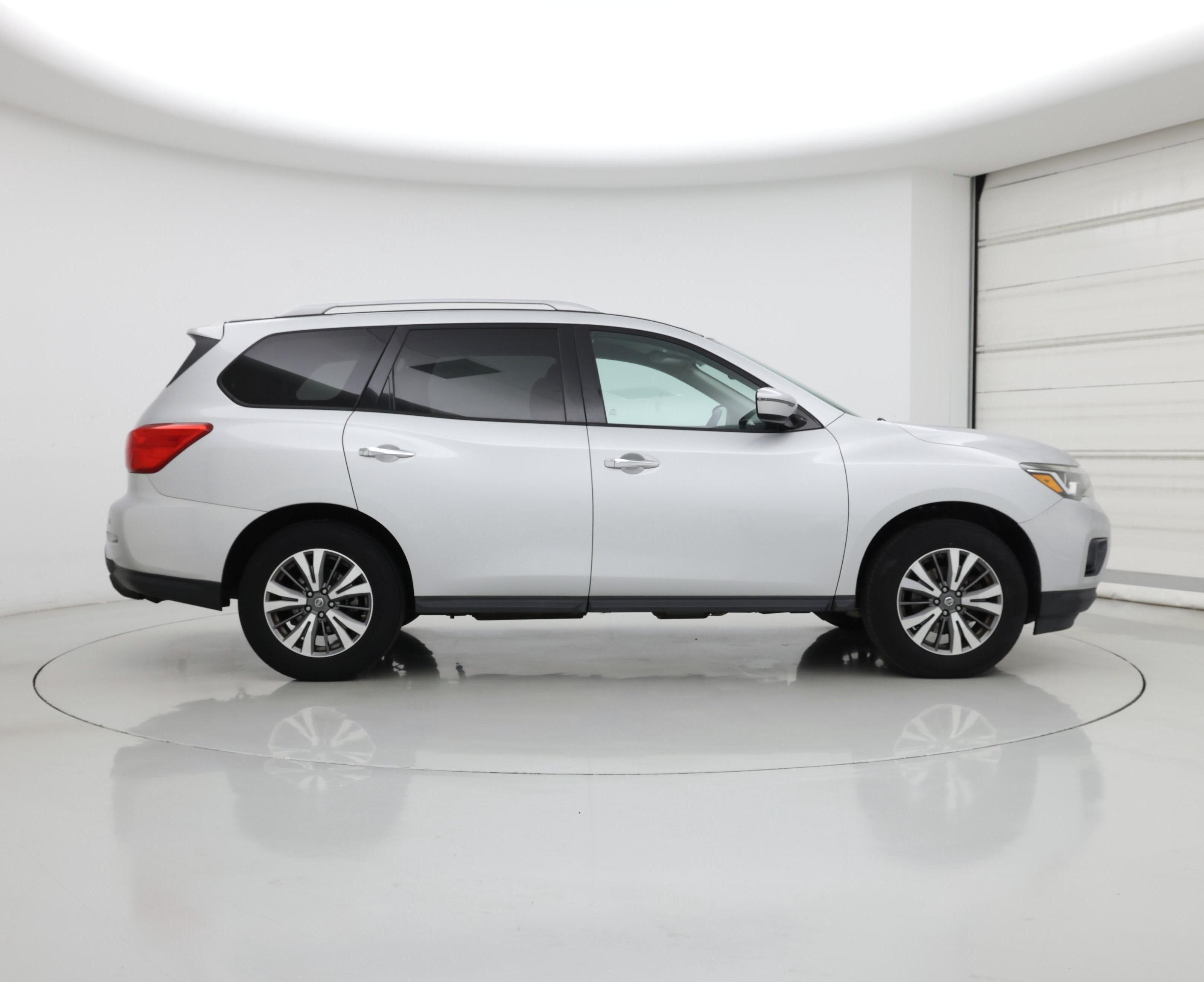 Thumbnail: 2017 Nissan Pathfinder - 7