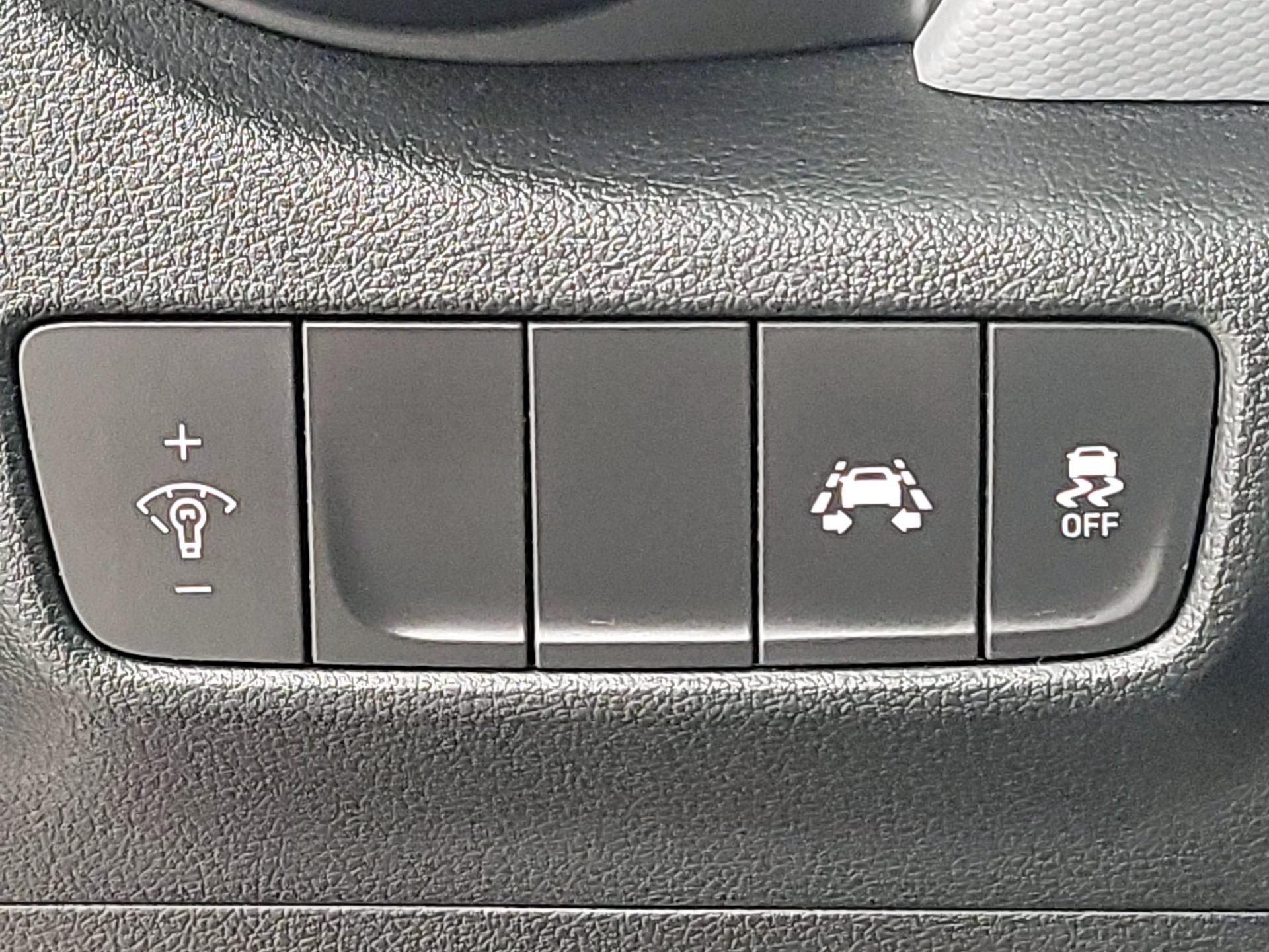 Thumbnail: 2021 Hyundai Kona - 13
