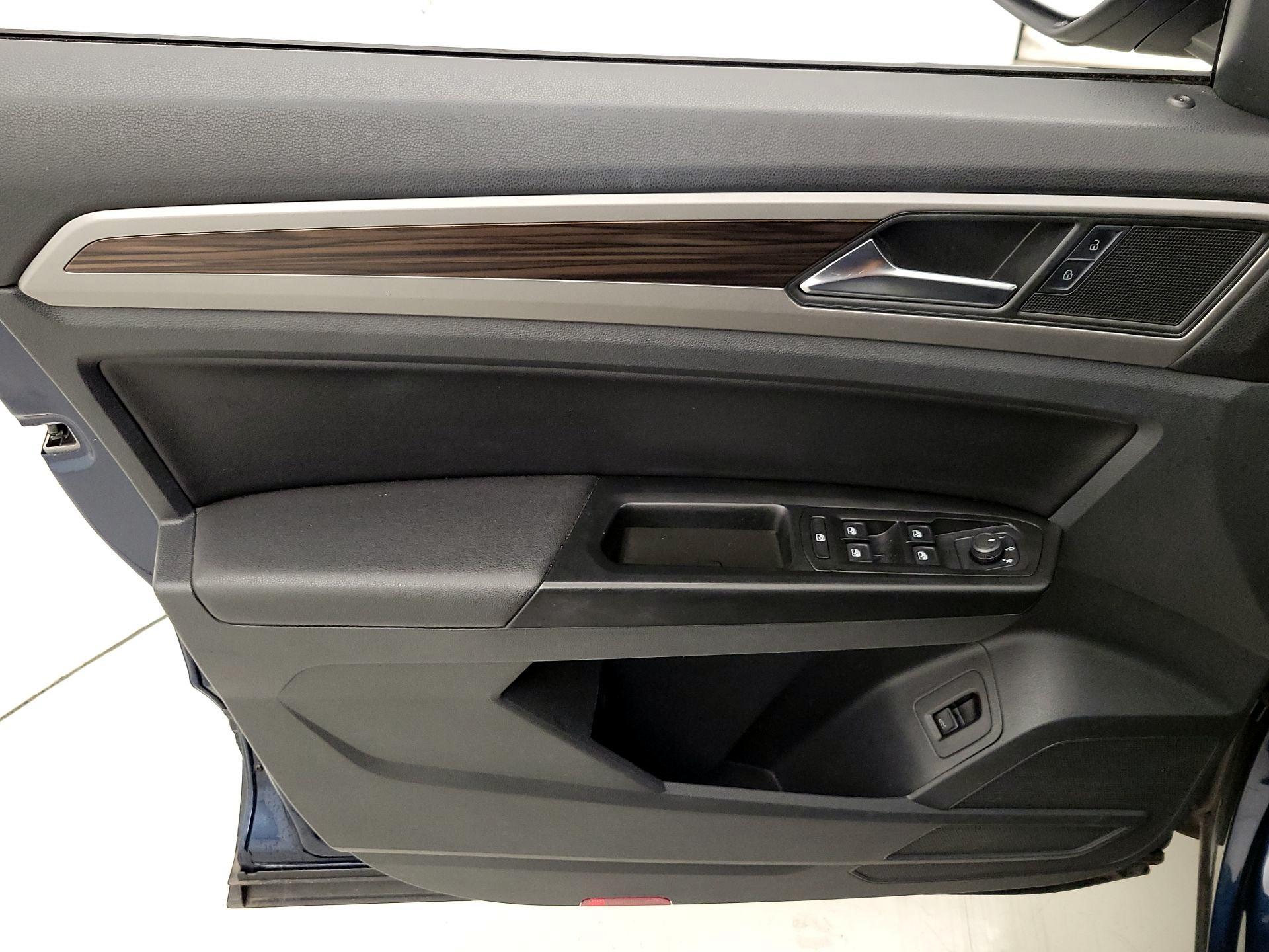 Thumbnail: 2021 Volkswagen Atlas - 12