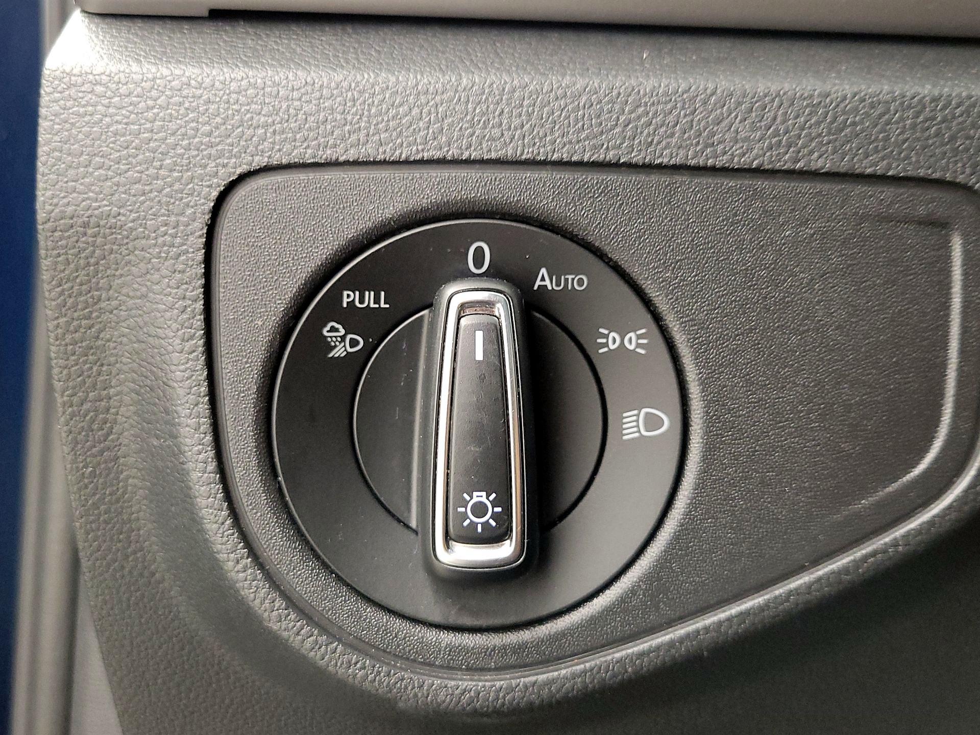Thumbnail: 2021 Volkswagen Atlas - 13