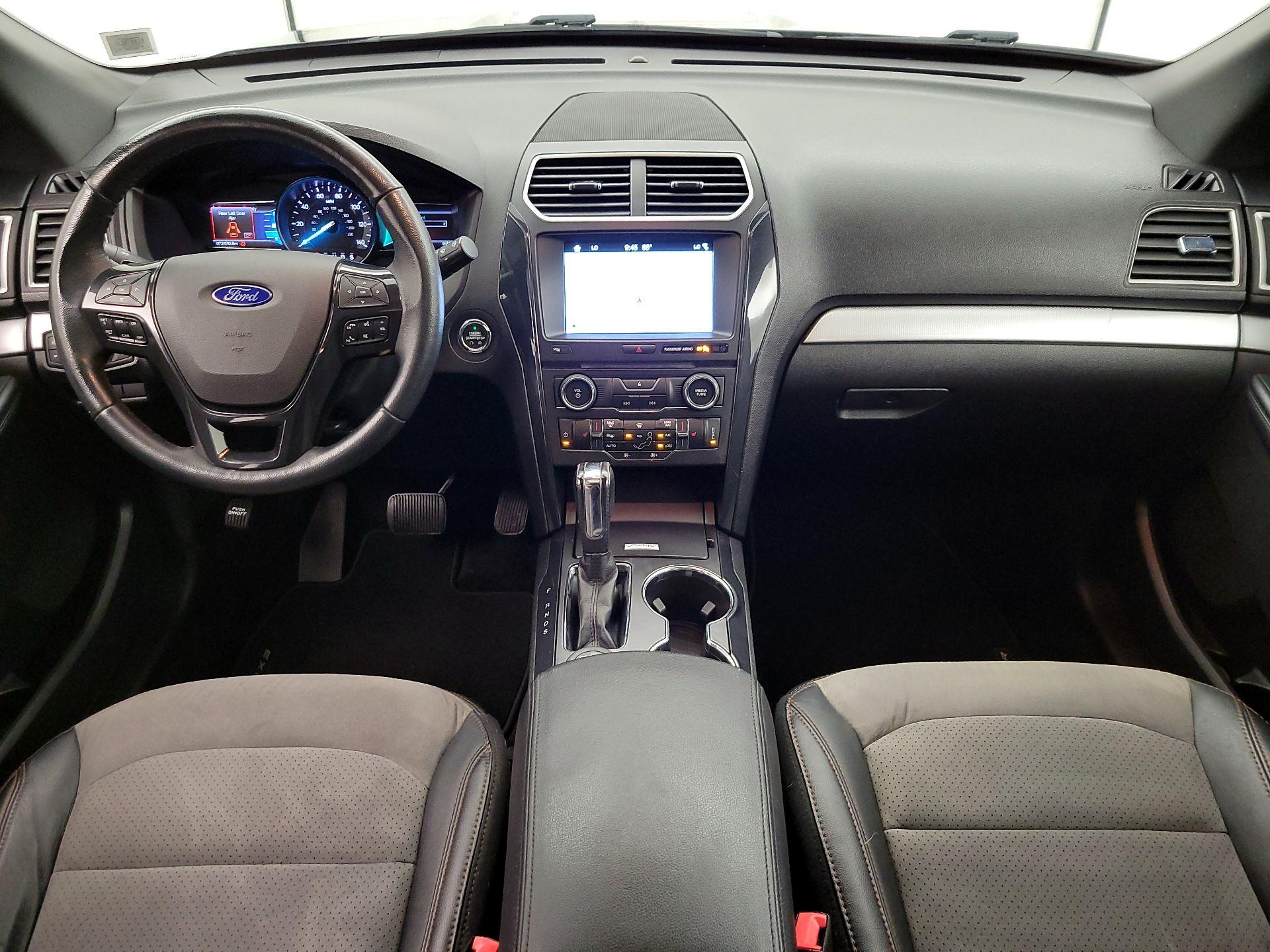 Thumbnail: 2017 Ford Explorer - 9