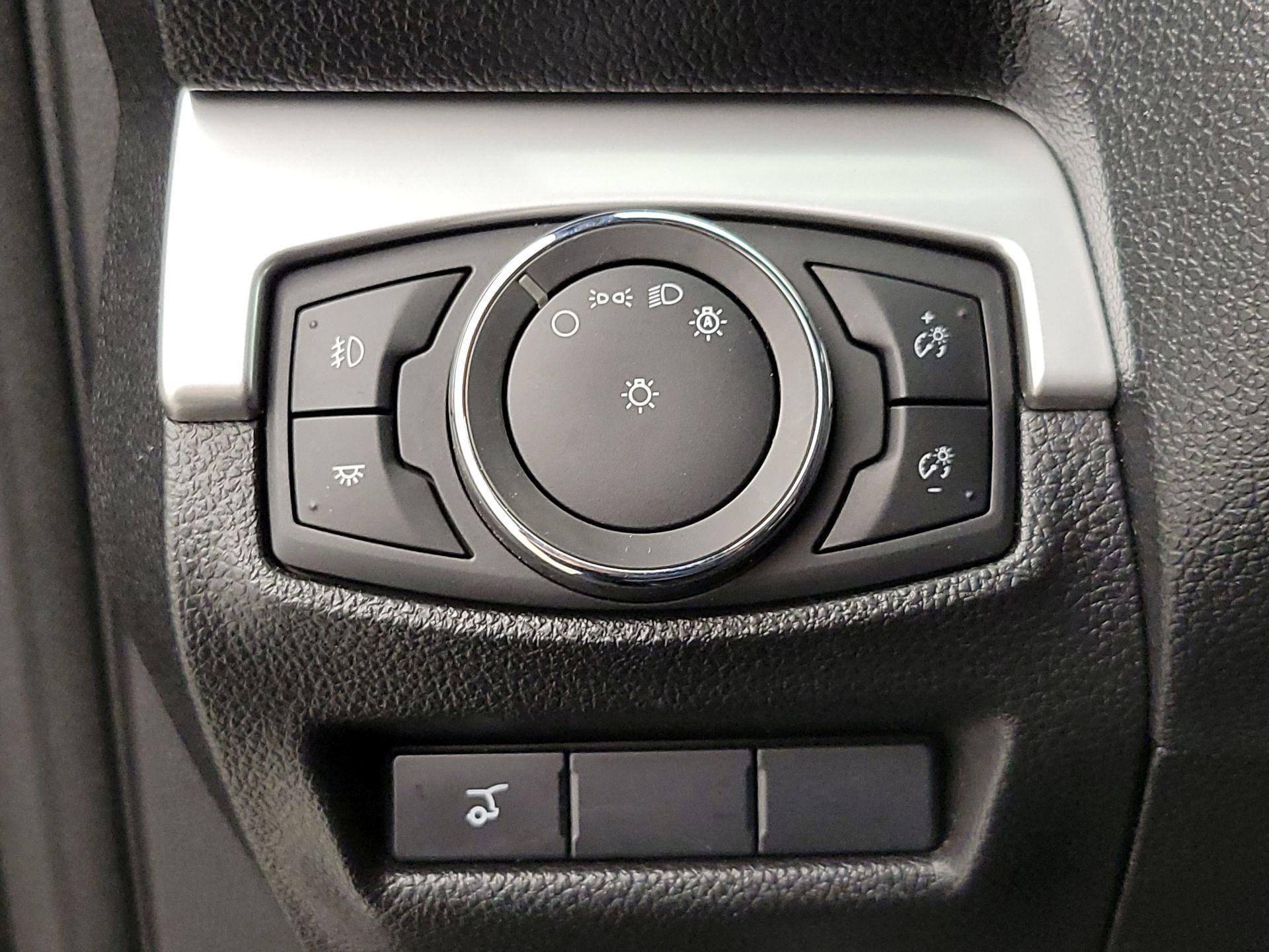 Thumbnail: 2017 Ford Explorer - 13
