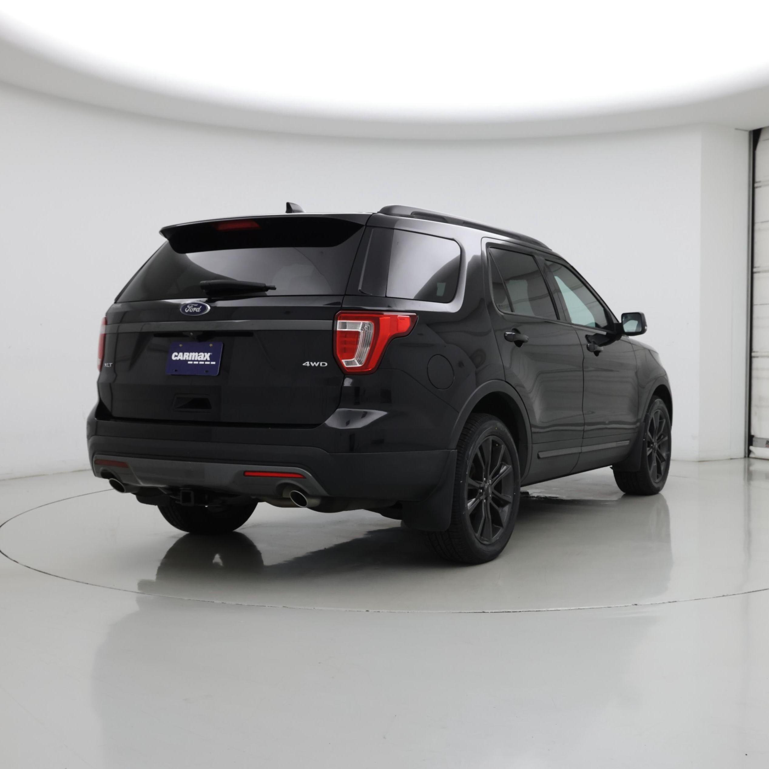 Thumbnail: 2017 Ford Explorer - 8