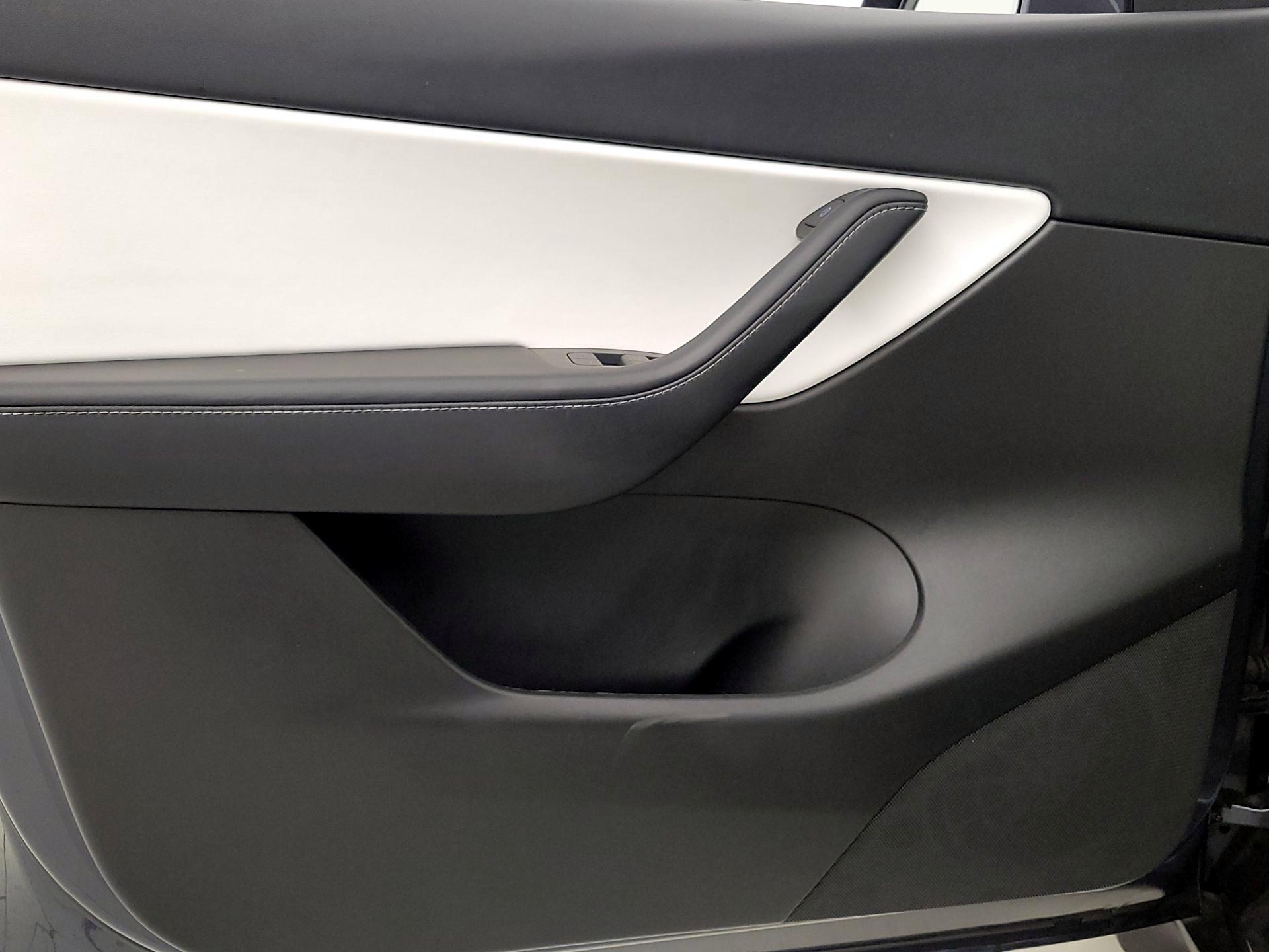 Thumbnail: 2022 Tesla Model Y - 12
