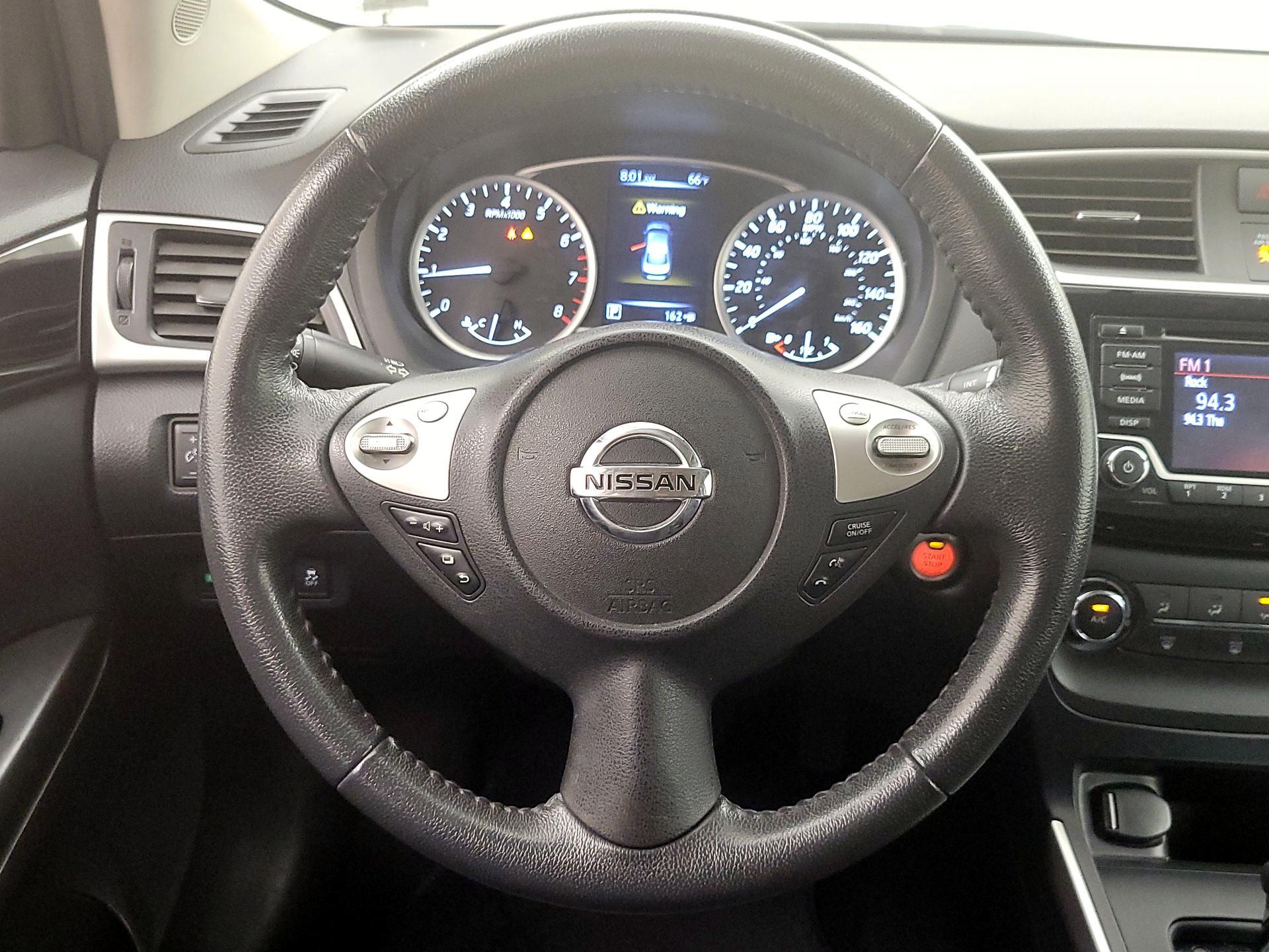 Thumbnail: 2016 Nissan Sentra - 10