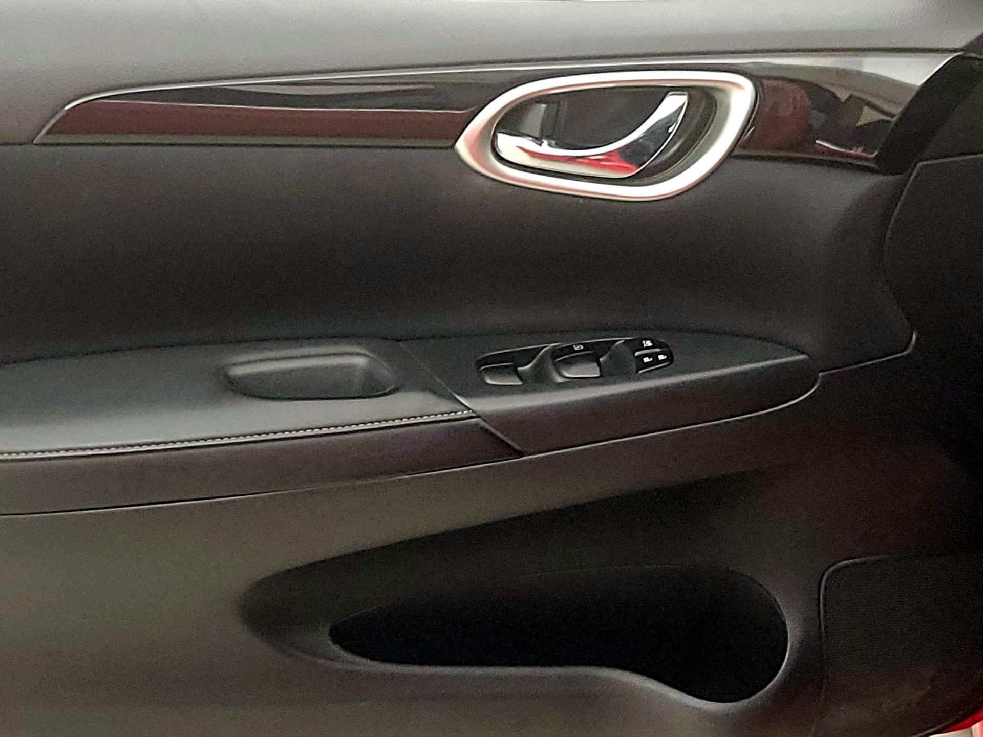 Thumbnail: 2016 Nissan Sentra - 12