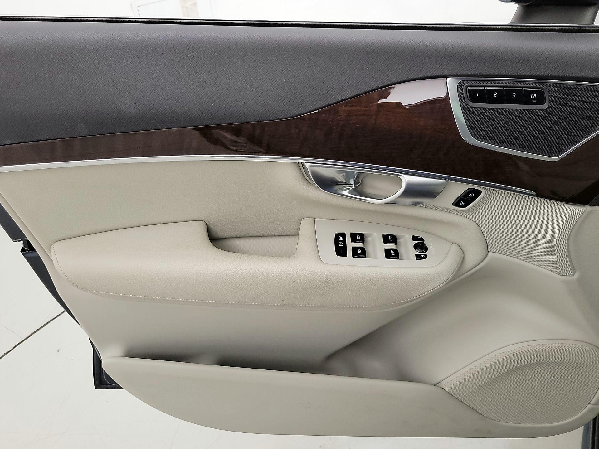 Thumbnail: 2019 Volvo XC90 - 12